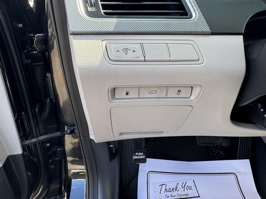 2015 Black /Grey Hyundai Sonata (5NPE24AF4FH) with an 2.4l I-4 DI Dohc 2.4l engine, Automatic transmission, located at 745 East Steele Rd., West Columbia, SC, 29170, (803) 755-9148, 33.927212, -81.148483 - Special Internet Price! 2015 Hyundai Sonata - Photo#15