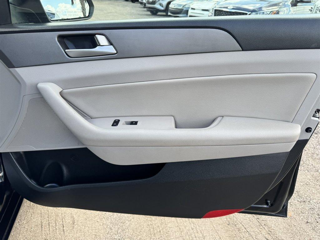 2015 Black /Grey Hyundai Sonata (5NPE24AF4FH) with an 2.4l I-4 DI Dohc 2.4l engine, Automatic transmission, located at 745 East Steele Rd., West Columbia, SC, 29170, (803) 755-9148, 33.927212, -81.148483 - Special Internet Price! 2015 Hyundai Sonata - Photo#24