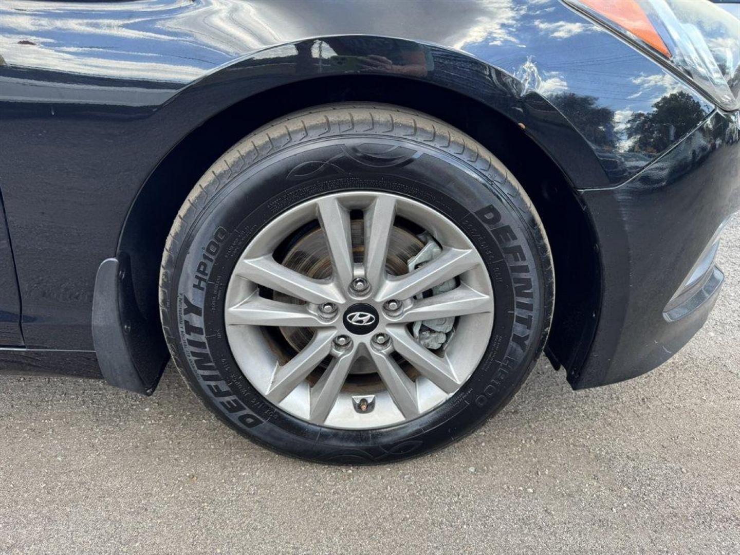 2015 Black /Grey Hyundai Sonata (5NPE24AF4FH) with an 2.4l I-4 DI Dohc 2.4l engine, Automatic transmission, located at 745 East Steele Rd., West Columbia, SC, 29170, (803) 755-9148, 33.927212, -81.148483 - Special Internet Price! 2015 Hyundai Sonata - Photo#26