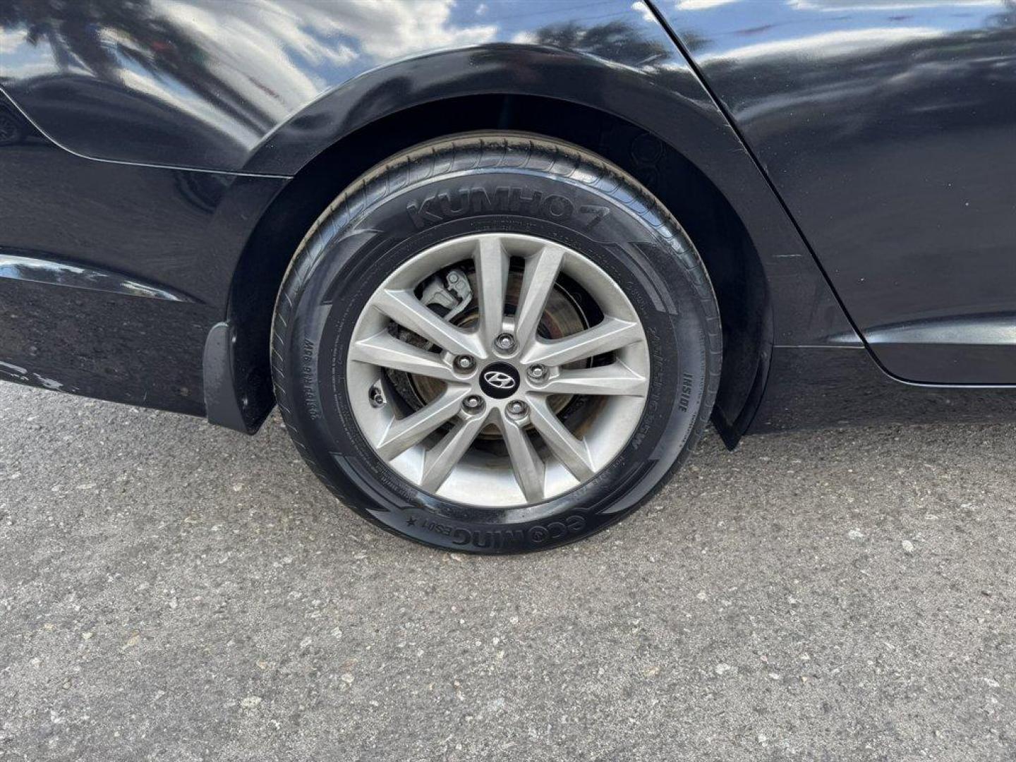 2015 Black /Grey Hyundai Sonata (5NPE24AF4FH) with an 2.4l I-4 DI Dohc 2.4l engine, Automatic transmission, located at 745 East Steele Rd., West Columbia, SC, 29170, (803) 755-9148, 33.927212, -81.148483 - Special Internet Price! 2015 Hyundai Sonata - Photo#27