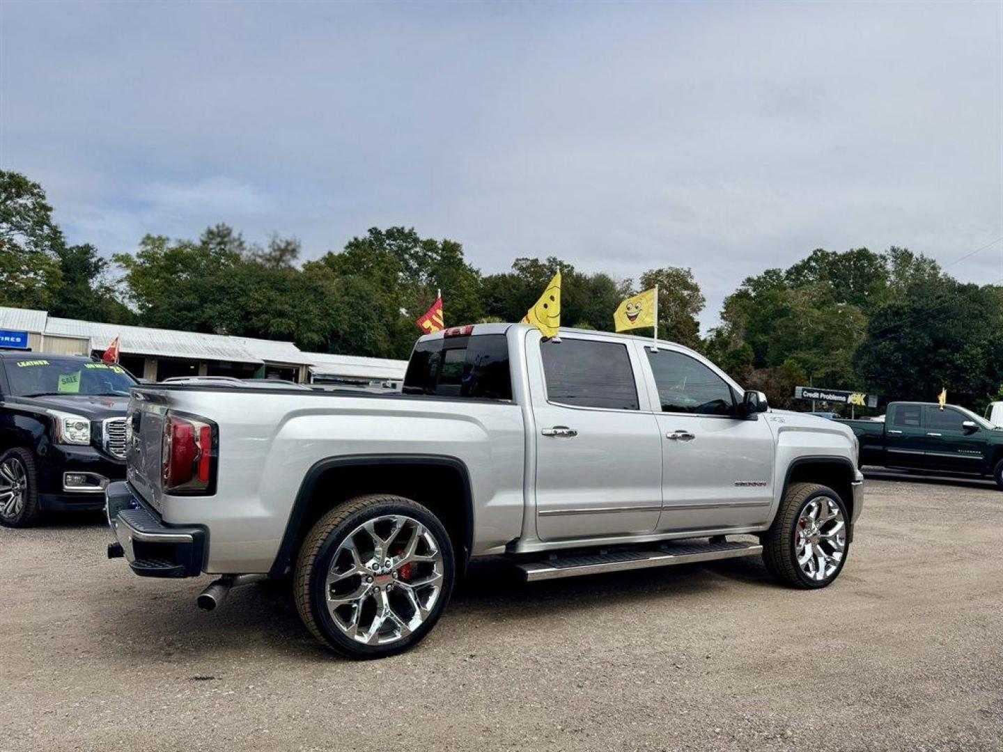 2018 Silver /Black GMC Sierra 1500 (3GTU2NEC3JG) with an 5.3l V8 DI VVT Flex 5.3l engine, Automatic transmission, located at 745 East Steele Rd., West Columbia, SC, 29170, (803) 755-9148, 33.927212, -81.148483 - Special Internet Price! 2018 GMC Sierra 1500 - Photo#3