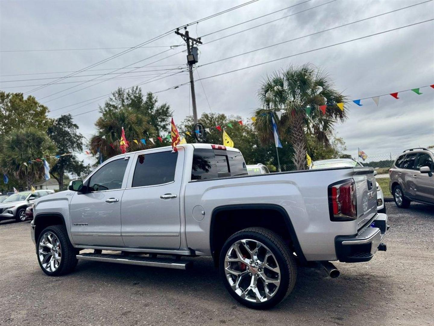 2018 Silver /Black GMC Sierra 1500 (3GTU2NEC3JG) with an 5.3l V8 DI VVT Flex 5.3l engine, Automatic transmission, located at 745 East Steele Rd., West Columbia, SC, 29170, (803) 755-9148, 33.927212, -81.148483 - Special Internet Price! 2018 GMC Sierra 1500 - Photo#5