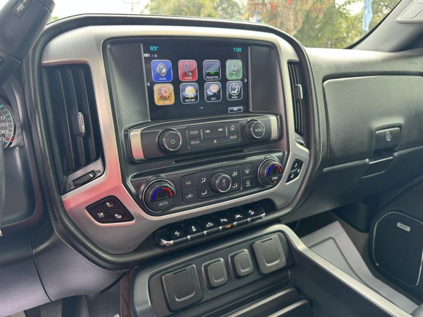 2018 Silver /Black GMC Sierra 1500 (3GTU2NEC3JG) with an 5.3l V8 DI VVT Flex 5.3l engine, Automatic transmission, located at 745 East Steele Rd., West Columbia, SC, 29170, (803) 755-9148, 33.927212, -81.148483 - Special Internet Price! 2018 GMC Sierra 1500 - Photo#13