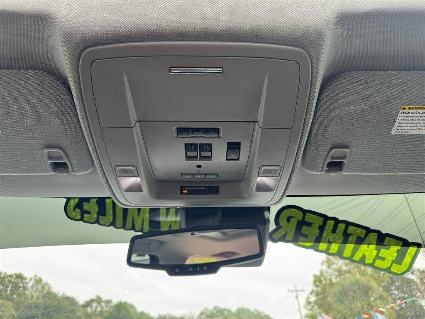 2018 Silver /Black GMC Sierra 1500 (3GTU2NEC3JG) with an 5.3l V8 DI VVT Flex 5.3l engine, Automatic transmission, located at 745 East Steele Rd., West Columbia, SC, 29170, (803) 755-9148, 33.927212, -81.148483 - Special Internet Price! 2018 GMC Sierra 1500 - Photo#18