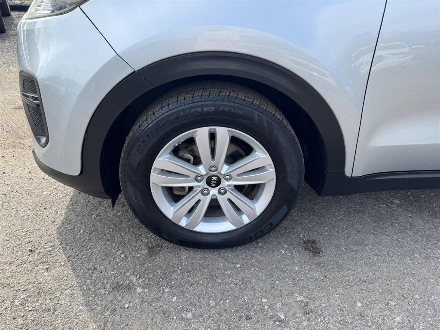 2019 Silver /Black Kia Sportage (KNDPM3AC7K7) with an 2.4l I-4 DI Dohc 2.4l engine, Automatic transmission, located at 745 East Steele Rd., West Columbia, SC, 29170, (803) 755-9148, 33.927212, -81.148483 - Special Internet Price! 2019 Kia Sportage - Photo#29