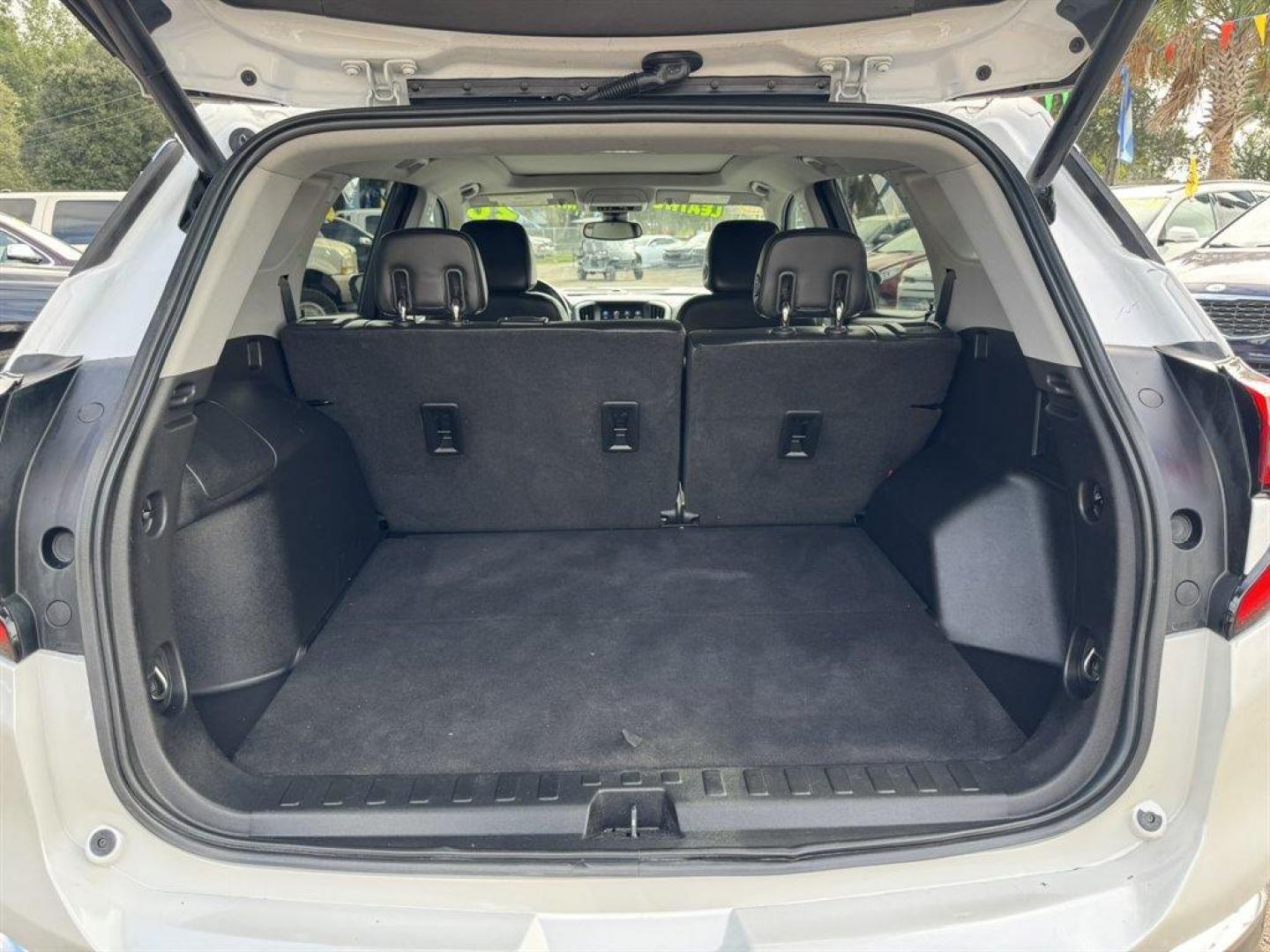 2020 White /Grey GMC Terrain (3GKALPEX0LL) with an 2.0l I-4 DI Dohc T/C 2.0l engine, Automatic transmission, located at 745 East Steele Rd., West Columbia, SC, 29170, (803) 755-9148, 33.927212, -81.148483 - Special Internet Price! 2020 GMC Terrain - Photo#30