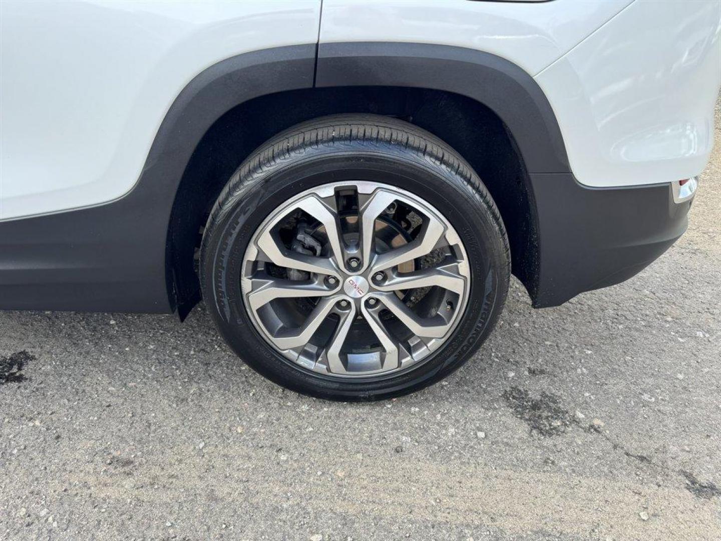 2020 White /Grey GMC Terrain (3GKALPEX0LL) with an 2.0l I-4 DI Dohc T/C 2.0l engine, Automatic transmission, located at 745 East Steele Rd., West Columbia, SC, 29170, (803) 755-9148, 33.927212, -81.148483 - Special Internet Price! 2020 GMC Terrain - Photo#35