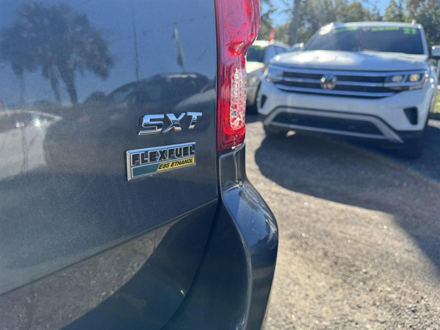 2018 Grey /Black Dodge Grand Caravan (2C4RDGCG7JR) with an 3.6l V6 MPI Dohc VVT Flex engine, Automatic transmission, located at 745 East Steele Rd., West Columbia, SC, 29170, (803) 755-9148, 33.927212, -81.148483 - Special Internet Price! 2018 Dodge Grand Caravan - Photo#26