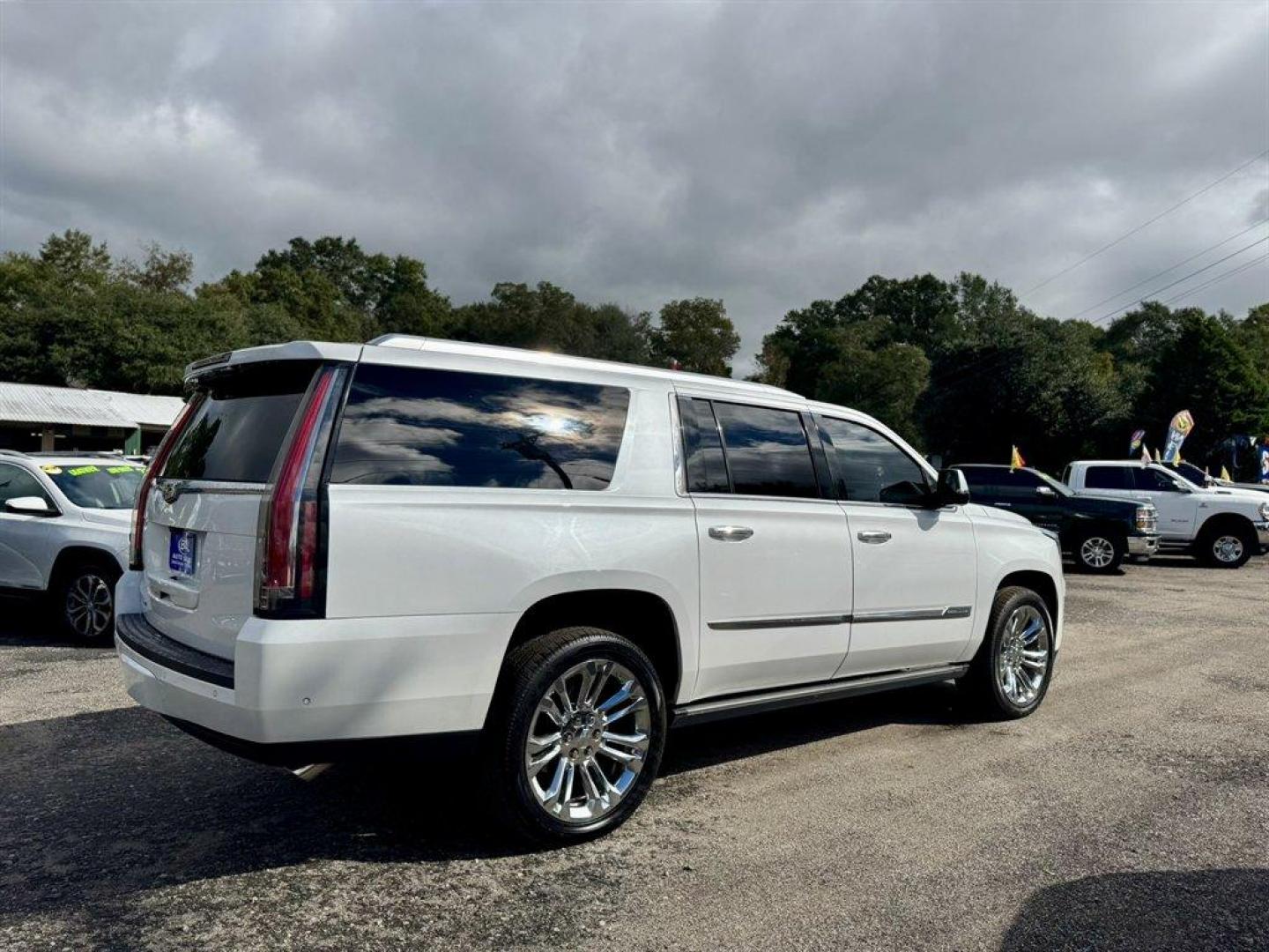 2017 White /Black Cadillac Escalade (1GYS3JKJ5HR) with an 6.2l V8 DI VVT Flex 6.2l engine, Automatic transmission, located at 745 East Steele Rd., West Columbia, SC, 29170, (803) 755-9148, 33.927212, -81.148483 - Special Internet Price! 2017 Cadillac Escalade - Photo#3