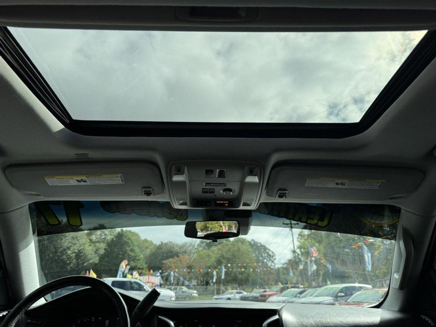 2017 White /Black Cadillac Escalade (1GYS3JKJ5HR) with an 6.2l V8 DI VVT Flex 6.2l engine, Automatic transmission, located at 745 East Steele Rd., West Columbia, SC, 29170, (803) 755-9148, 33.927212, -81.148483 - Special Internet Price! 2017 Cadillac Escalade - Photo#17