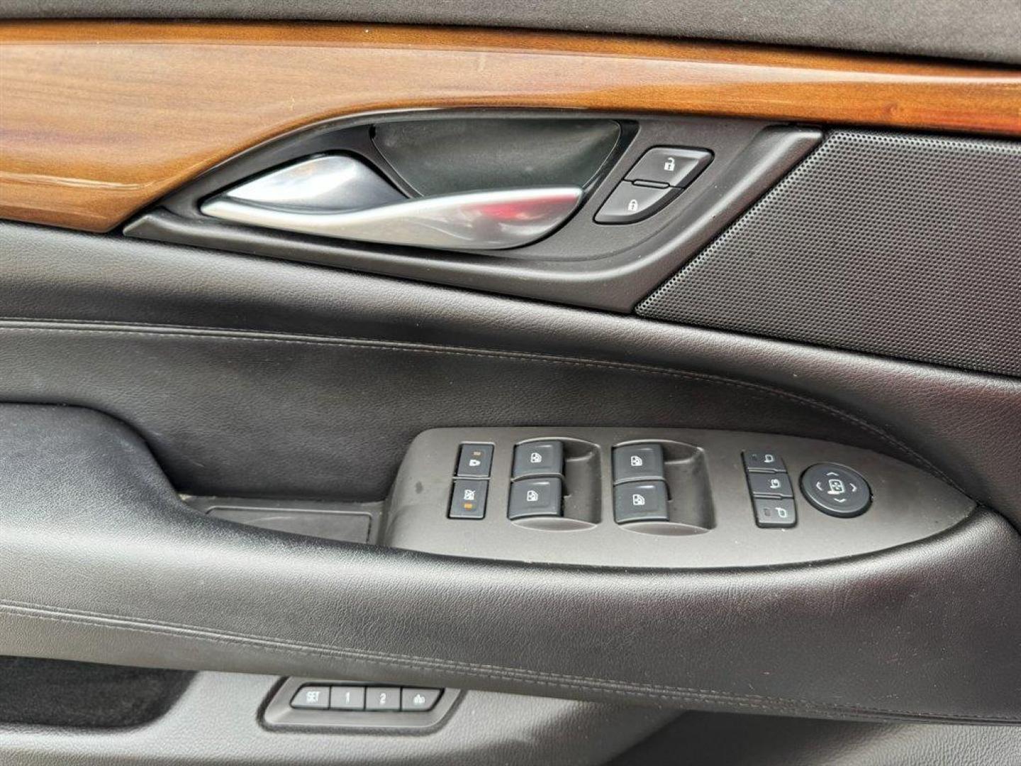 2017 White /Black Cadillac Escalade (1GYS3JKJ5HR) with an 6.2l V8 DI VVT Flex 6.2l engine, Automatic transmission, located at 745 East Steele Rd., West Columbia, SC, 29170, (803) 755-9148, 33.927212, -81.148483 - Special Internet Price! 2017 Cadillac Escalade - Photo#20