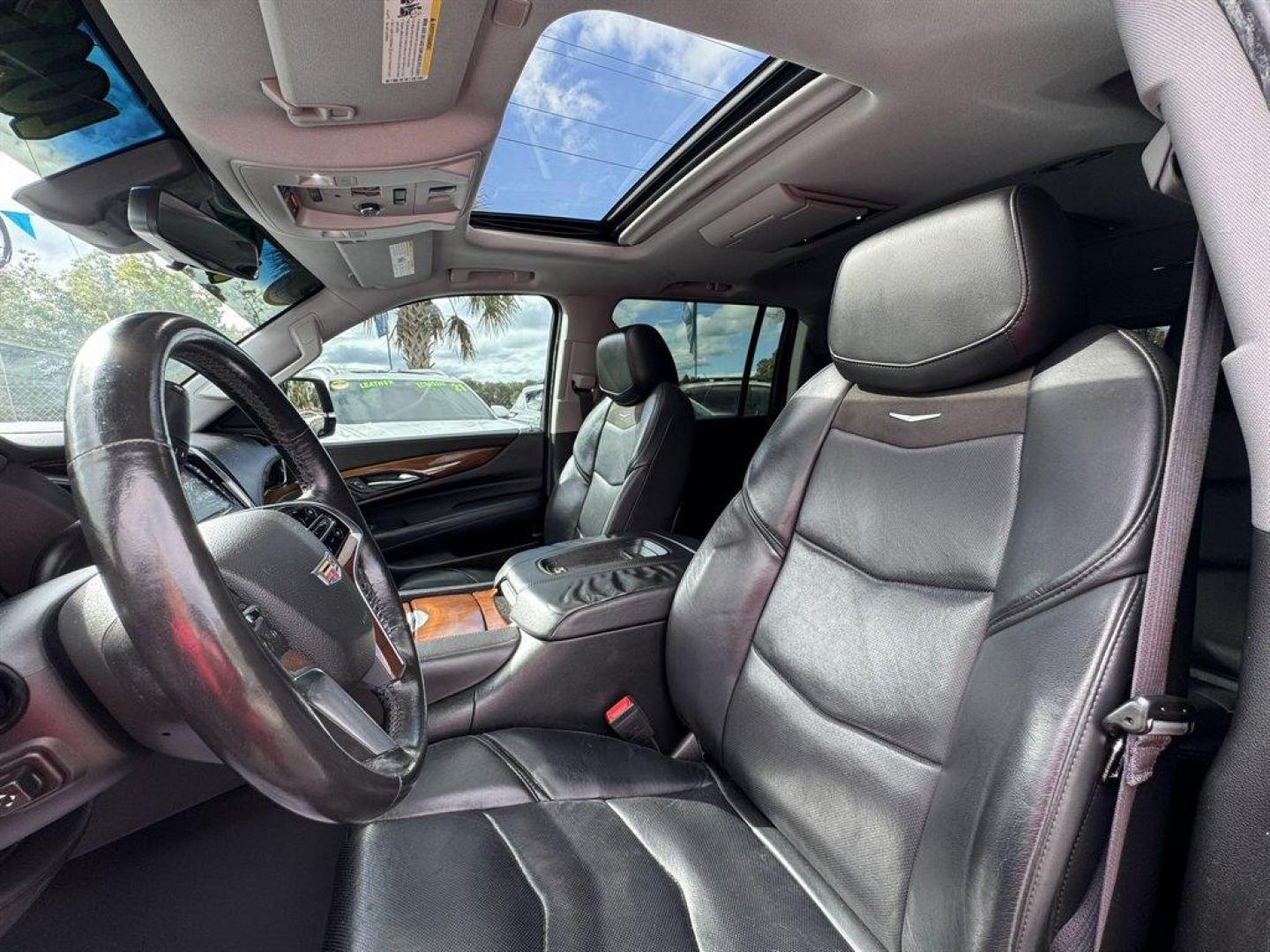 2017 White /Black Cadillac Escalade (1GYS3JKJ5HR) with an 6.2l V8 DI VVT Flex 6.2l engine, Automatic transmission, located at 745 East Steele Rd., West Columbia, SC, 29170, (803) 755-9148, 33.927212, -81.148483 - Special Internet Price! 2017 Cadillac Escalade - Photo#21