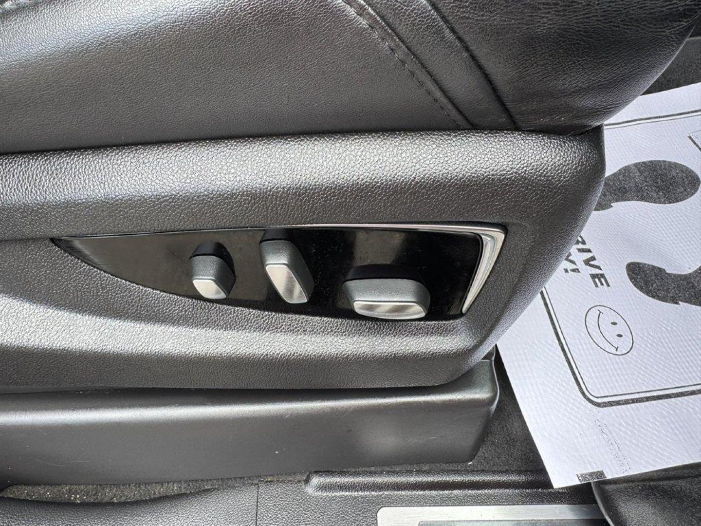 2017 White /Black Cadillac Escalade (1GYS3JKJ5HR) with an 6.2l V8 DI VVT Flex 6.2l engine, Automatic transmission, located at 745 East Steele Rd., West Columbia, SC, 29170, (803) 755-9148, 33.927212, -81.148483 - Special Internet Price! 2017 Cadillac Escalade - Photo#32