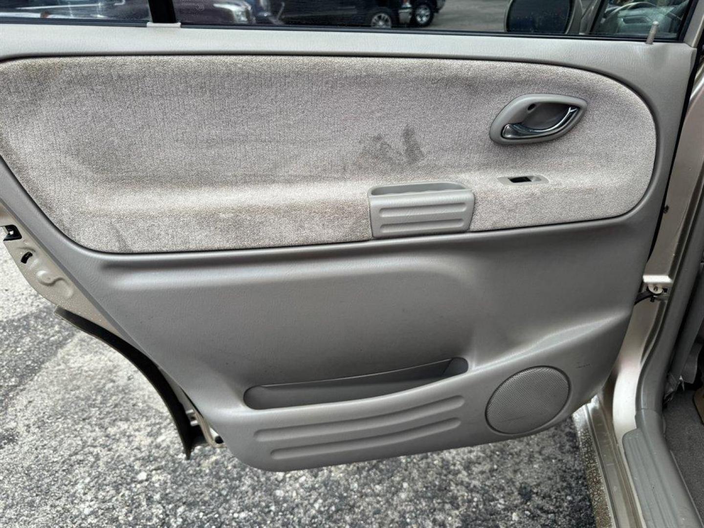 2006 Bronze /Tan Suzuki XL-7 (JS3TY92V364) with an 2.7l V6 MPI 2.7l engine, Automatic transmission, located at 745 East Steele Rd., West Columbia, SC, 29170, (803) 755-9148, 33.927212, -81.148483 - Special Internet Price! 2006 Suzuki XL-7 - Photo#18