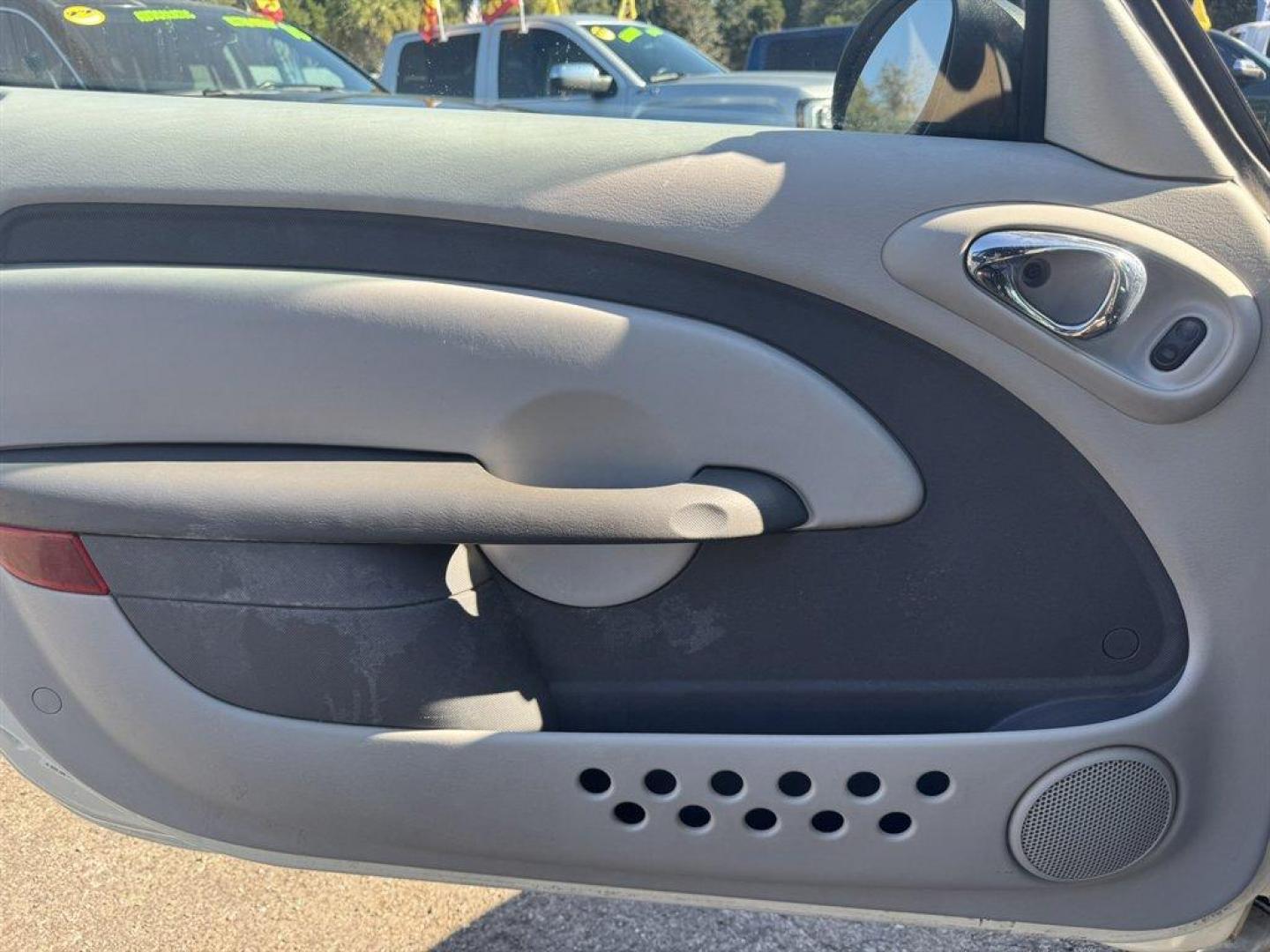 2006 White /Grey Chrysler PT Cruiser (3C3JY55E36T) with an 2.4l I-4 Dohc T/C 2.4l engine, Automatic transmission, located at 745 East Steele Rd., West Columbia, SC, 29170, (803) 755-9148, 33.927212, -81.148483 - Special Internet Price! 2006 Chrysler PT Cruiser - Photo#11