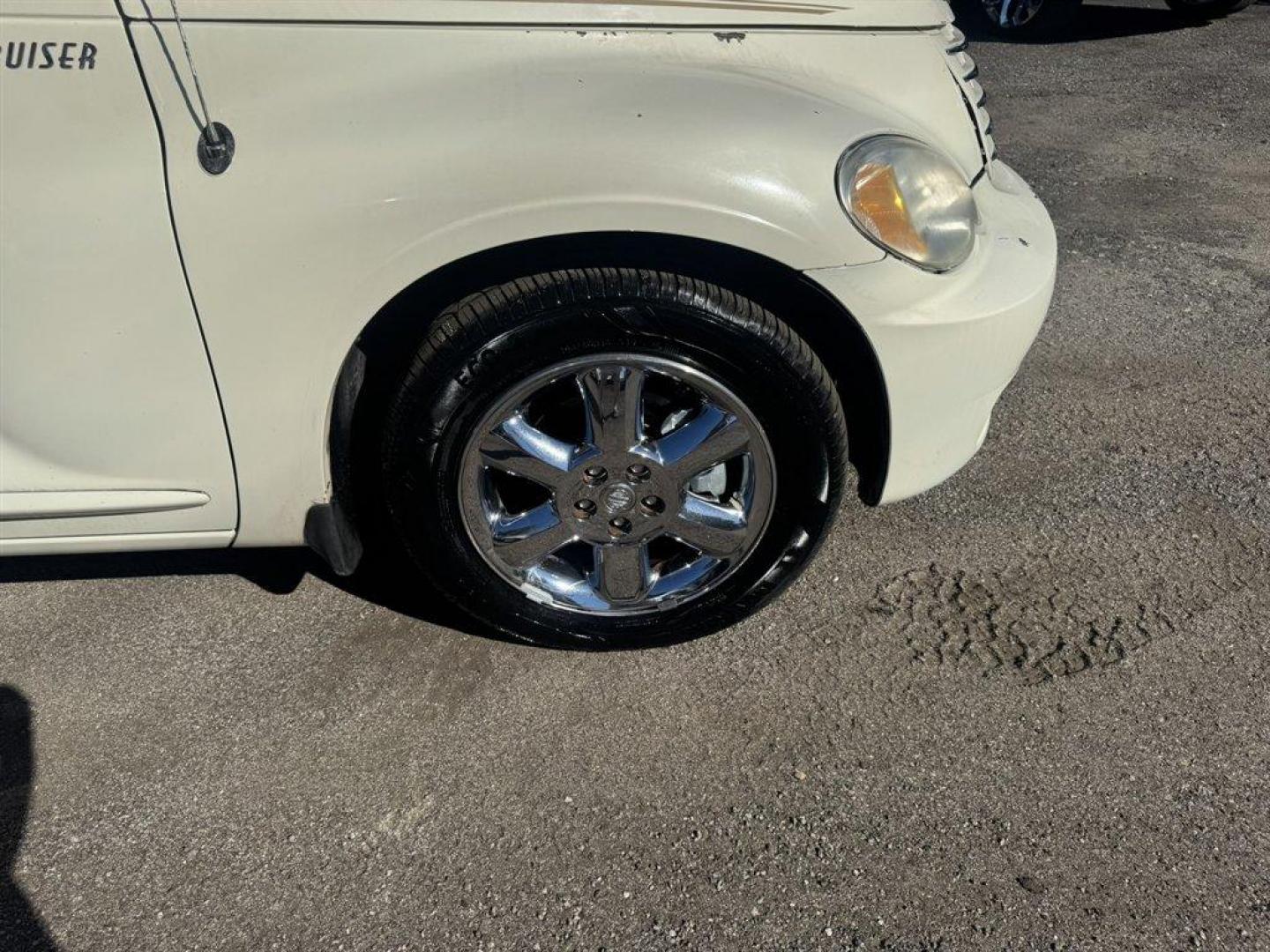 2006 White /Grey Chrysler PT Cruiser (3C3JY55E36T) with an 2.4l I-4 Dohc T/C 2.4l engine, Automatic transmission, located at 745 East Steele Rd., West Columbia, SC, 29170, (803) 755-9148, 33.927212, -81.148483 - Special Internet Price! 2006 Chrysler PT Cruiser - Photo#16