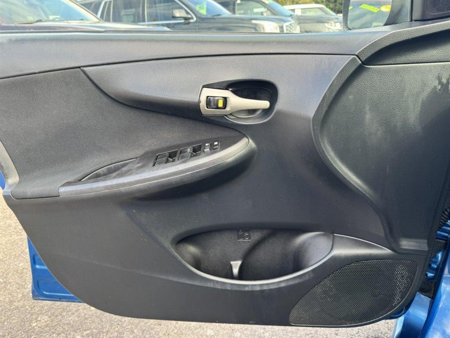 2009 Blue /Black Toyota Corolla (1NXBU40E29Z) with an 1.8l I-4 EFI Dohc 1.8l engine, Automatic transmission, located at 745 East Steele Rd., West Columbia, SC, 29170, (803) 755-9148, 33.927212, -81.148483 - Photo#12