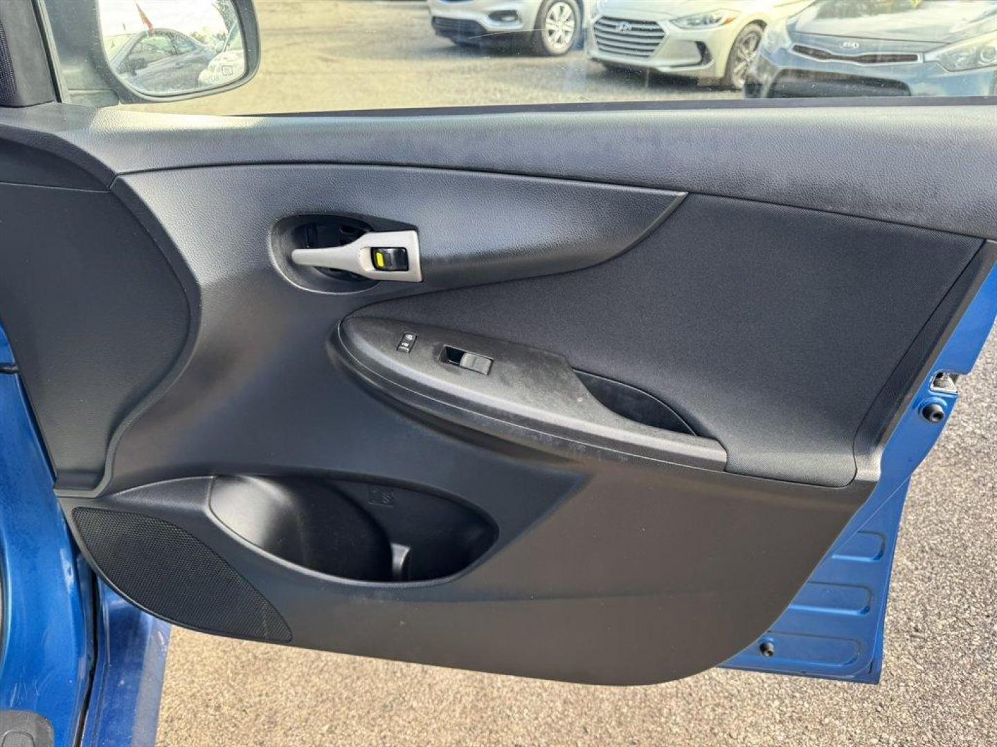 2009 Blue /Black Toyota Corolla (1NXBU40E29Z) with an 1.8l I-4 EFI Dohc 1.8l engine, Automatic transmission, located at 745 East Steele Rd., West Columbia, SC, 29170, (803) 755-9148, 33.927212, -81.148483 - Photo#18