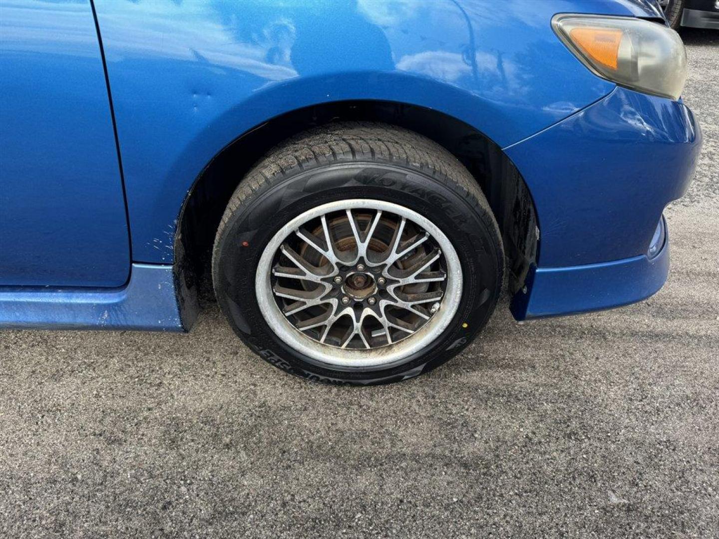 2009 Blue /Black Toyota Corolla (1NXBU40E29Z) with an 1.8l I-4 EFI Dohc 1.8l engine, Automatic transmission, located at 745 East Steele Rd., West Columbia, SC, 29170, (803) 755-9148, 33.927212, -81.148483 - Photo#21