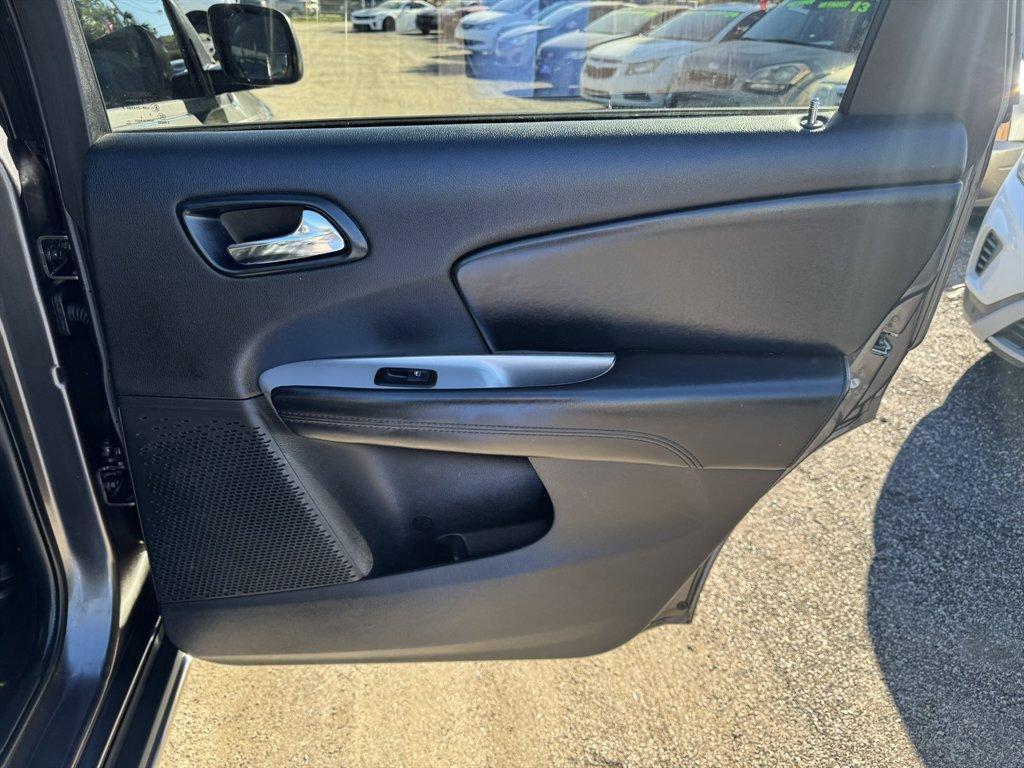 2016 Grey /Black Dodge Journey (3C4PDCGG9GT) with an 3.6l V6 MPI Dohc VVT Flex engine, Automatic transmission, located at 745 East Steele Rd., West Columbia, SC, 29170, (803) 755-9148, 33.927212, -81.148483 - Special Internet Price! 2016 Dodge Journey - Photo#20