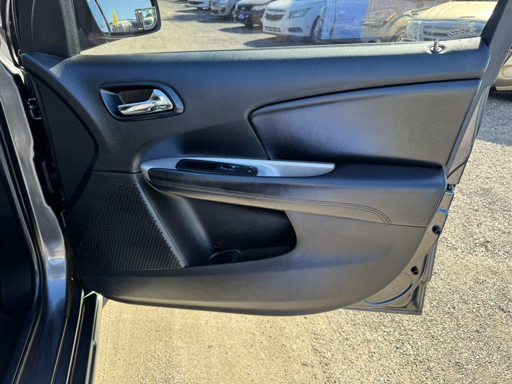 2016 Grey /Black Dodge Journey (3C4PDCGG9GT) with an 3.6l V6 MPI Dohc VVT Flex engine, Automatic transmission, located at 745 East Steele Rd., West Columbia, SC, 29170, (803) 755-9148, 33.927212, -81.148483 - Special Internet Price! 2016 Dodge Journey - Photo#22