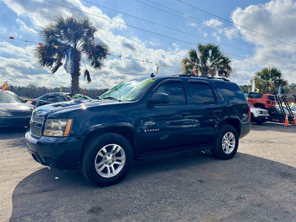 2007 Blue /Grey Chevrolet Tahoe (1GNFC13J07R) with an 5.3l V8 SFI 5.3l engine, Automatic transmission, located at 745 East Steele Rd., West Columbia, SC, 29170, (803) 755-9148, 33.927212, -81.148483 - Photo#0