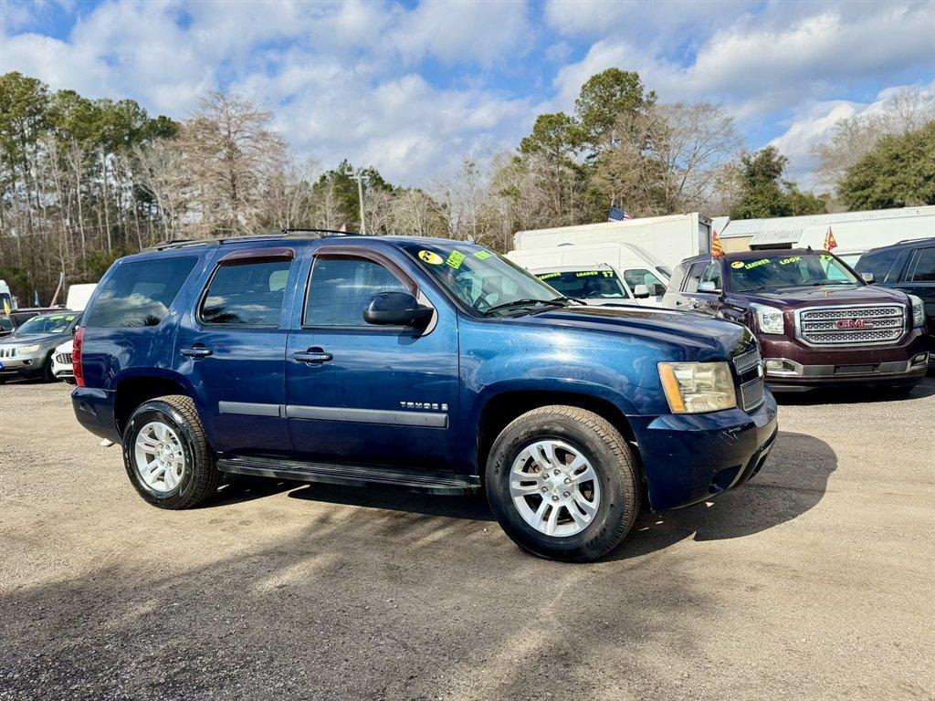 2007 Blue /Grey Chevrolet Tahoe (1GNFC13J07R) with an 5.3l V8 SFI 5.3l engine, Automatic transmission, located at 745 East Steele Rd., West Columbia, SC, 29170, (803) 755-9148, 33.927212, -81.148483 - Photo#2