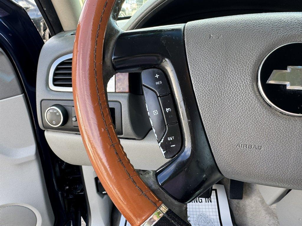 2007 Blue /Grey Chevrolet Tahoe (1GNFC13J07R) with an 5.3l V8 SFI 5.3l engine, Automatic transmission, located at 745 East Steele Rd., West Columbia, SC, 29170, (803) 755-9148, 33.927212, -81.148483 - Photo#8