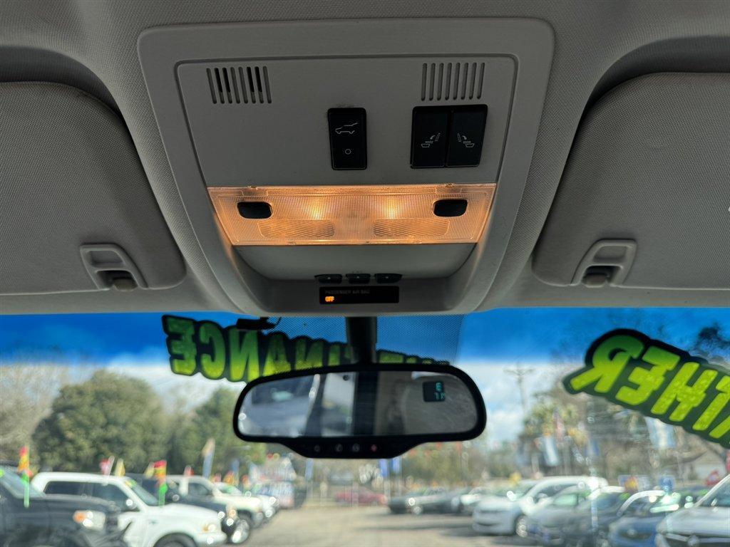 2007 Blue /Grey Chevrolet Tahoe (1GNFC13J07R) with an 5.3l V8 SFI 5.3l engine, Automatic transmission, located at 745 East Steele Rd., West Columbia, SC, 29170, (803) 755-9148, 33.927212, -81.148483 - Photo#14