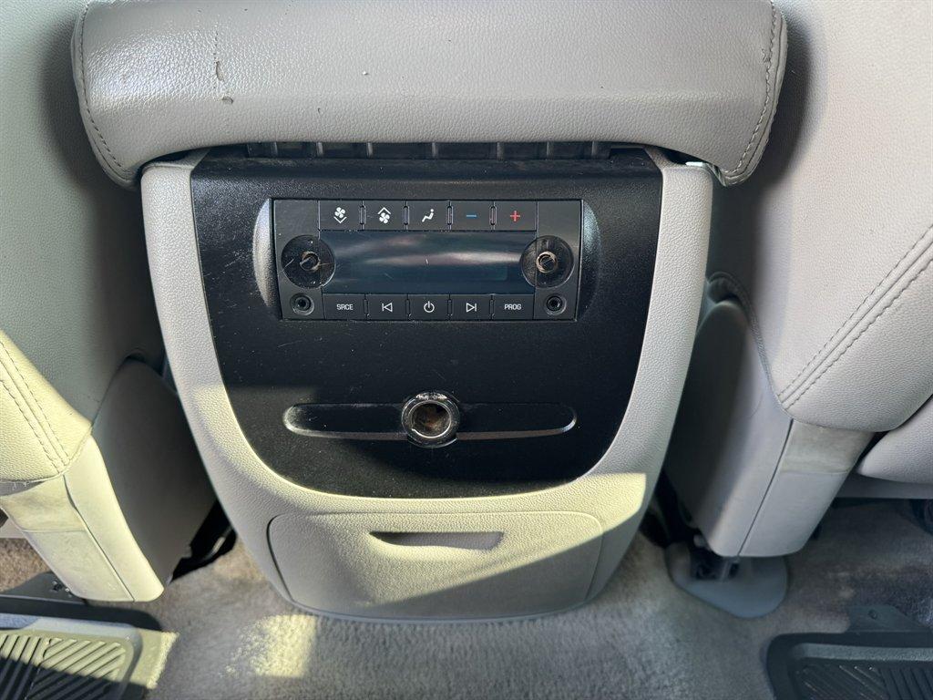 2007 Blue /Grey Chevrolet Tahoe (1GNFC13J07R) with an 5.3l V8 SFI 5.3l engine, Automatic transmission, located at 745 East Steele Rd., West Columbia, SC, 29170, (803) 755-9148, 33.927212, -81.148483 - Photo#21