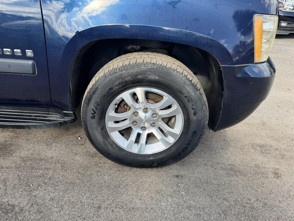 2007 Blue /Grey Chevrolet Tahoe (1GNFC13J07R) with an 5.3l V8 SFI 5.3l engine, Automatic transmission, located at 745 East Steele Rd., West Columbia, SC, 29170, (803) 755-9148, 33.927212, -81.148483 - Photo#30