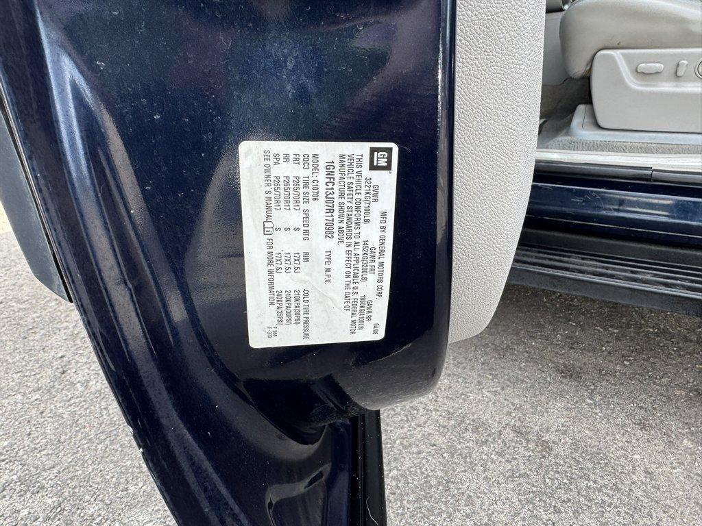 2007 Blue /Grey Chevrolet Tahoe (1GNFC13J07R) with an 5.3l V8 SFI 5.3l engine, Automatic transmission, located at 745 East Steele Rd., West Columbia, SC, 29170, (803) 755-9148, 33.927212, -81.148483 - Photo#34
