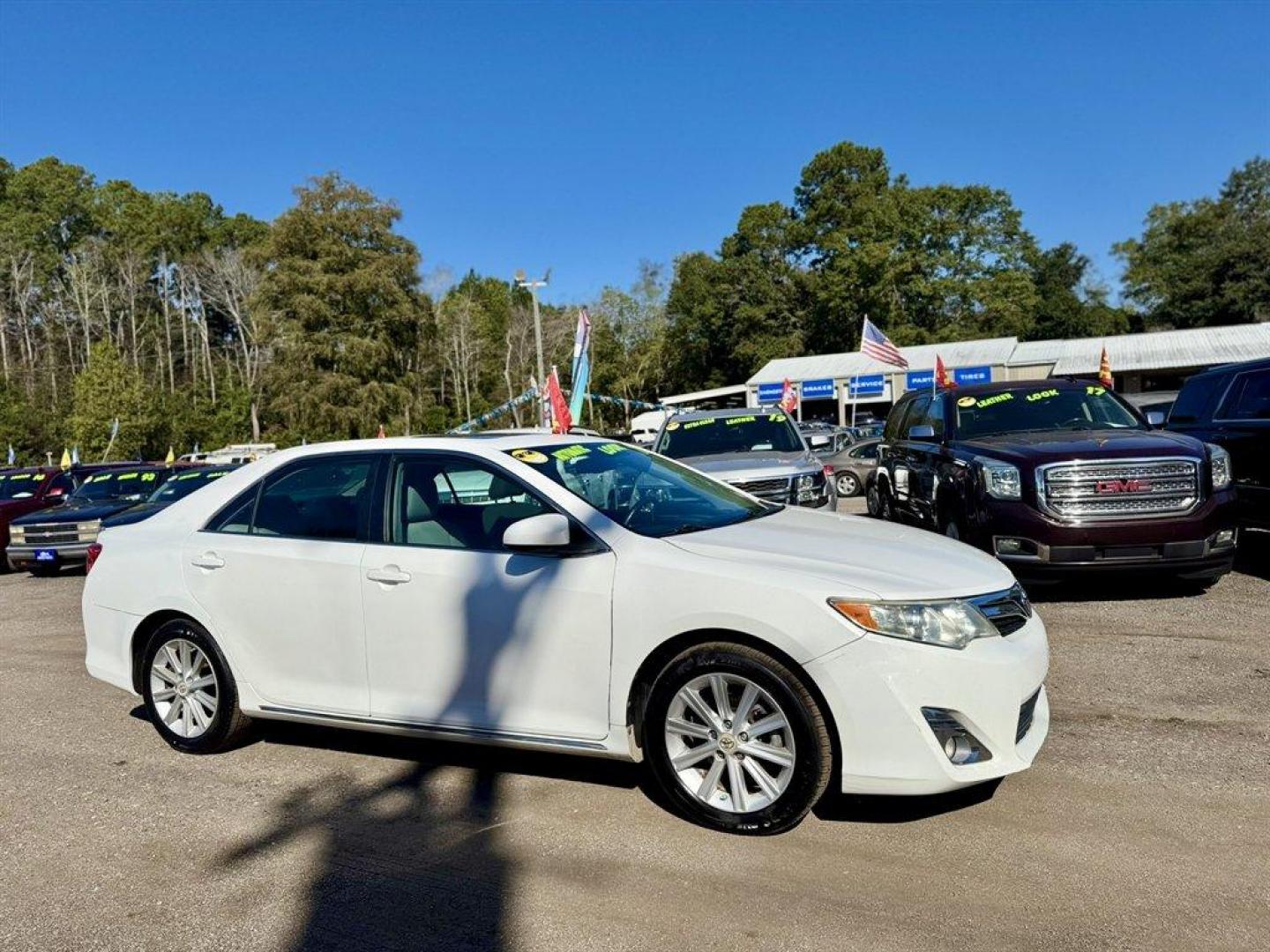 2012 White /Grey Toyota Camry (4T4BF1FK5CR) with an 2.5l I-4 SFI Dohc VVT-I 2 engine, Automatic transmission, located at 745 East Steele Rd., West Columbia, SC, 29170, (803) 755-9148, 33.927212, -81.148483 - Special Internet Price! 2012 Toyota Camry - Photo#2