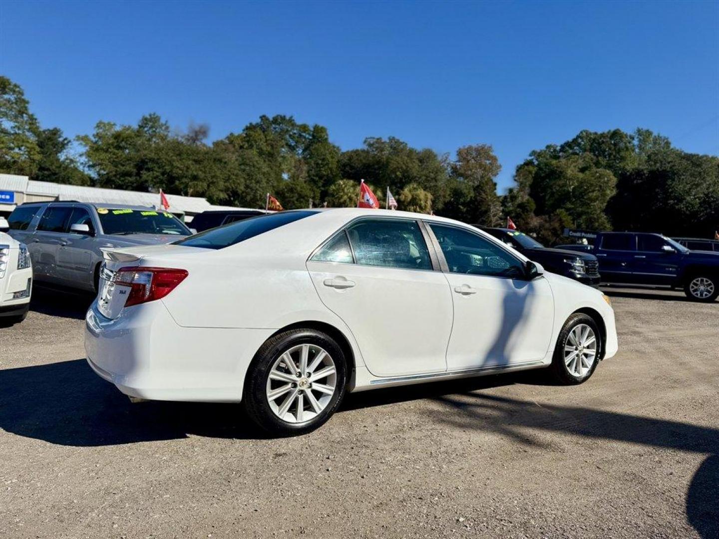 2012 White /Grey Toyota Camry (4T4BF1FK5CR) with an 2.5l I-4 SFI Dohc VVT-I 2 engine, Automatic transmission, located at 745 East Steele Rd., West Columbia, SC, 29170, (803) 755-9148, 33.927212, -81.148483 - Special Internet Price! 2012 Toyota Camry - Photo#3