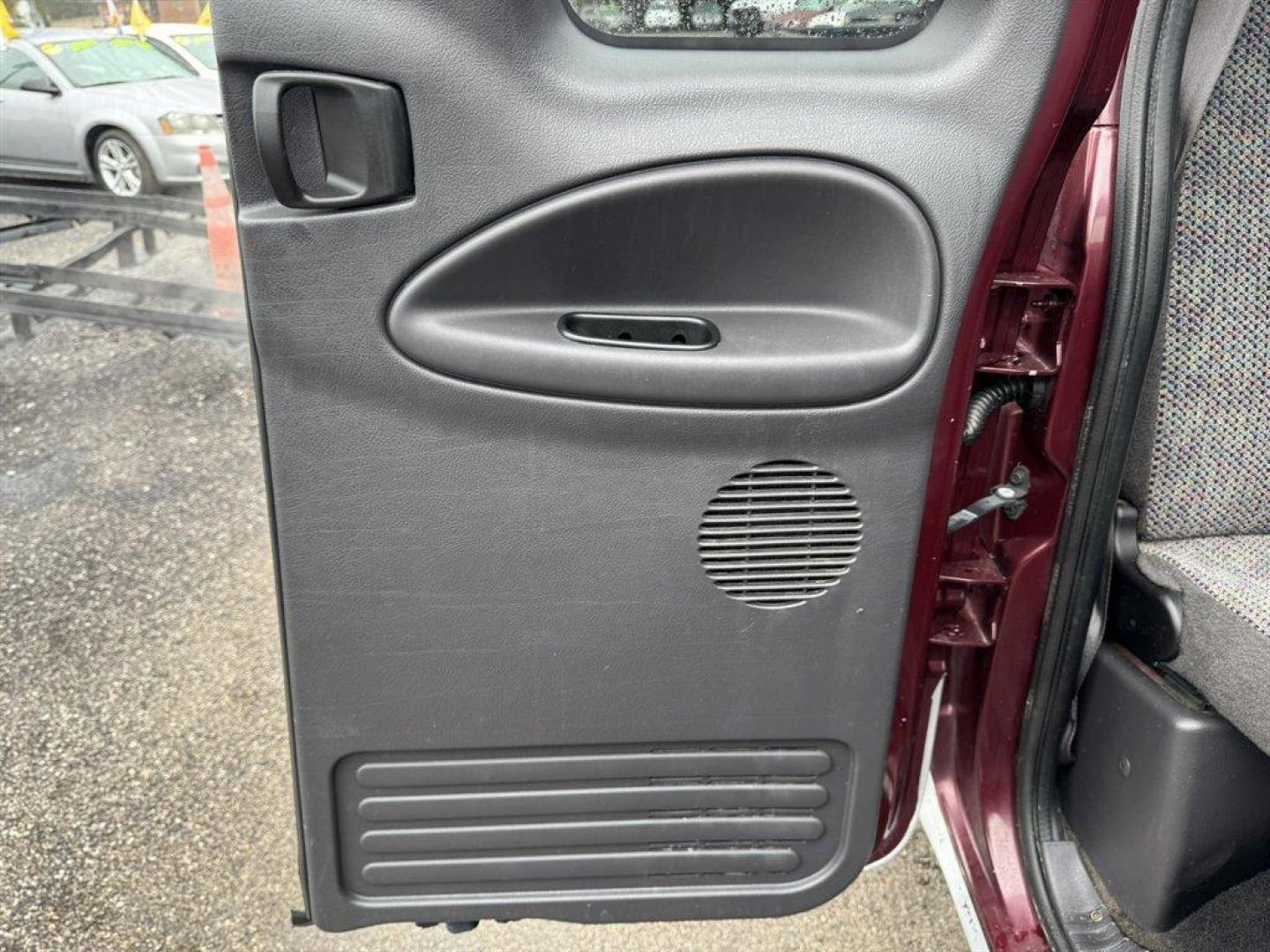 2001 Maroon /Grey Dodge RAM 1500 (3B7HC13Z81M) with an 5.9l V8 MPI 5.9l engine, Auto transmission, located at 745 East Steele Rd., West Columbia, SC, 29170, (803) 755-9148, 33.927212, -81.148483 - Special Internet Price! 2001 Dodge Ram 1500 - Photo#19