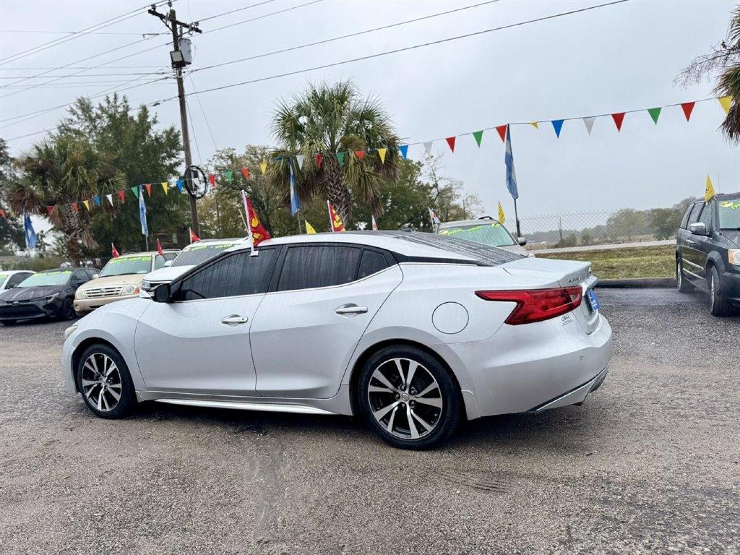 2017 Silver /Black Nissan Maxima (1N4AA6AP5HC) with an 3.5l V6 Smpi Dohc Cvtcs 3 engine, Automatic transmission, located at 745 East Steele Rd., West Columbia, SC, 29170, (803) 755-9148, 33.927212, -81.148483 - Special Internet Price! 2017 Nissan Maxima - Photo#5