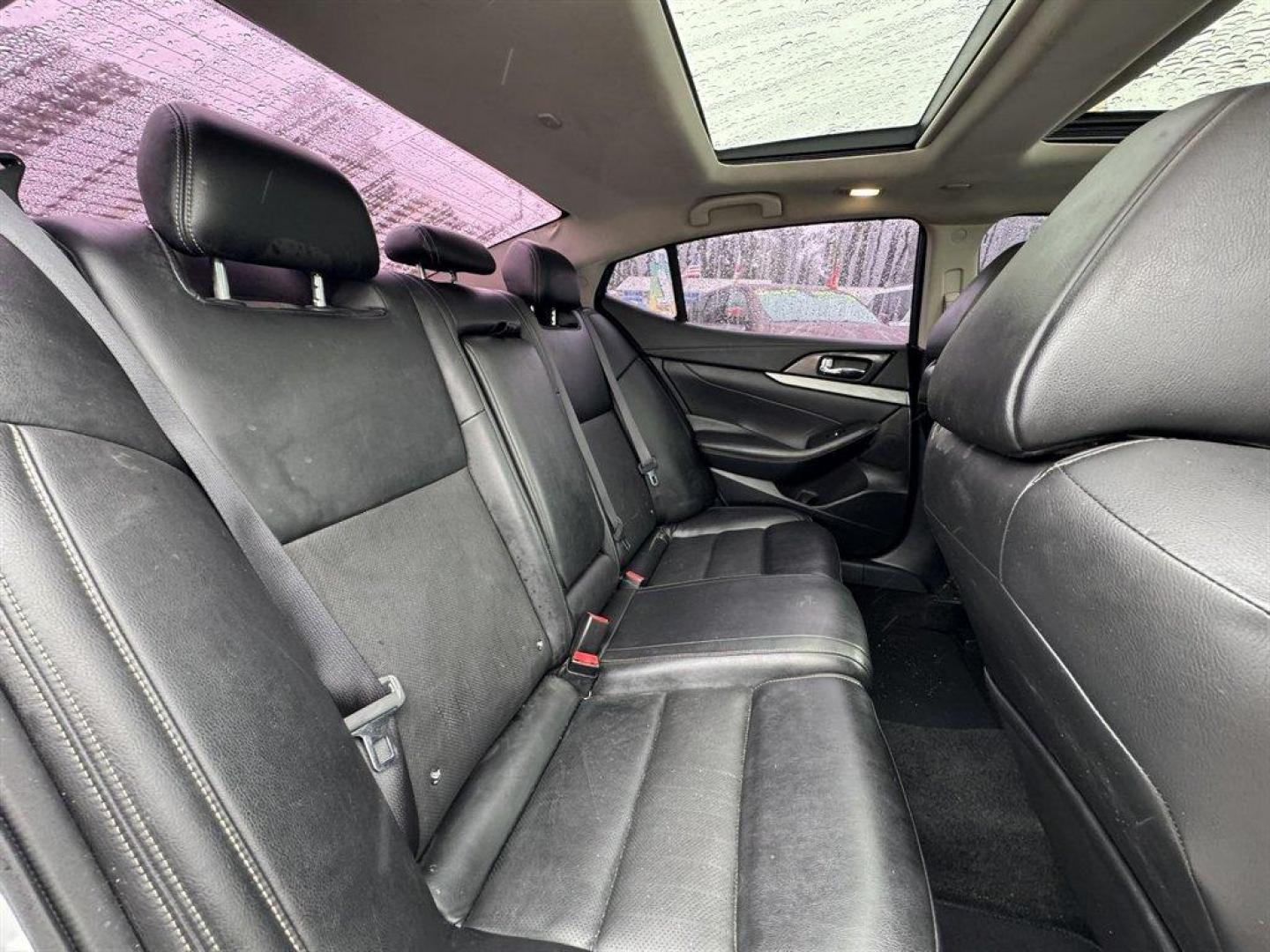 2017 Silver /Black Nissan Maxima (1N4AA6AP5HC) with an 3.5l V6 Smpi Dohc Cvtcs 3 engine, Automatic transmission, located at 745 East Steele Rd., West Columbia, SC, 29170, (803) 755-9148, 33.927212, -81.148483 - Special Internet Price! 2017 Nissan Maxima - Photo#26