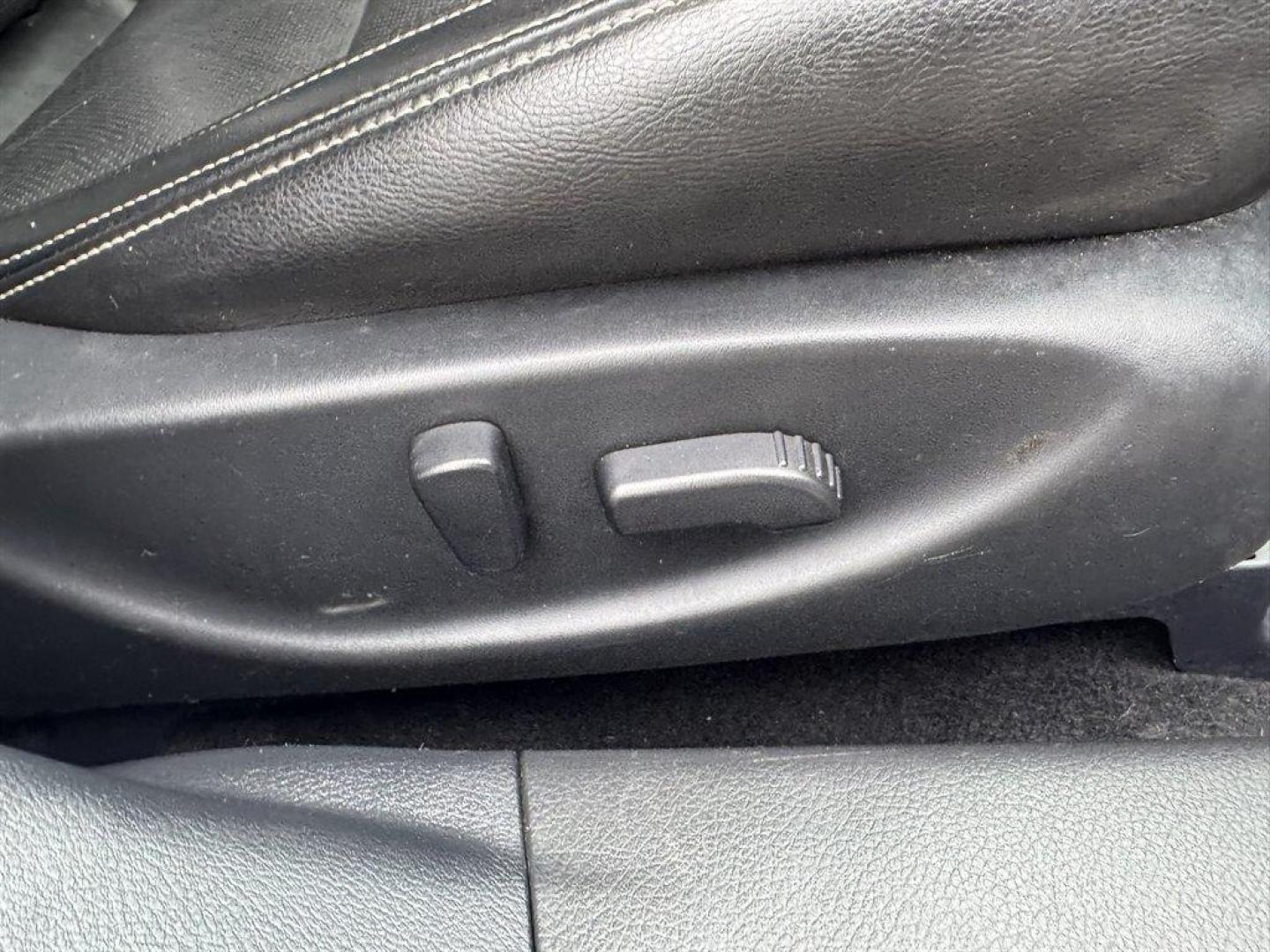 2017 Silver /Black Nissan Maxima (1N4AA6AP5HC) with an 3.5l V6 Smpi Dohc Cvtcs 3 engine, Automatic transmission, located at 745 East Steele Rd., West Columbia, SC, 29170, (803) 755-9148, 33.927212, -81.148483 - Special Internet Price! 2017 Nissan Maxima - Photo#29