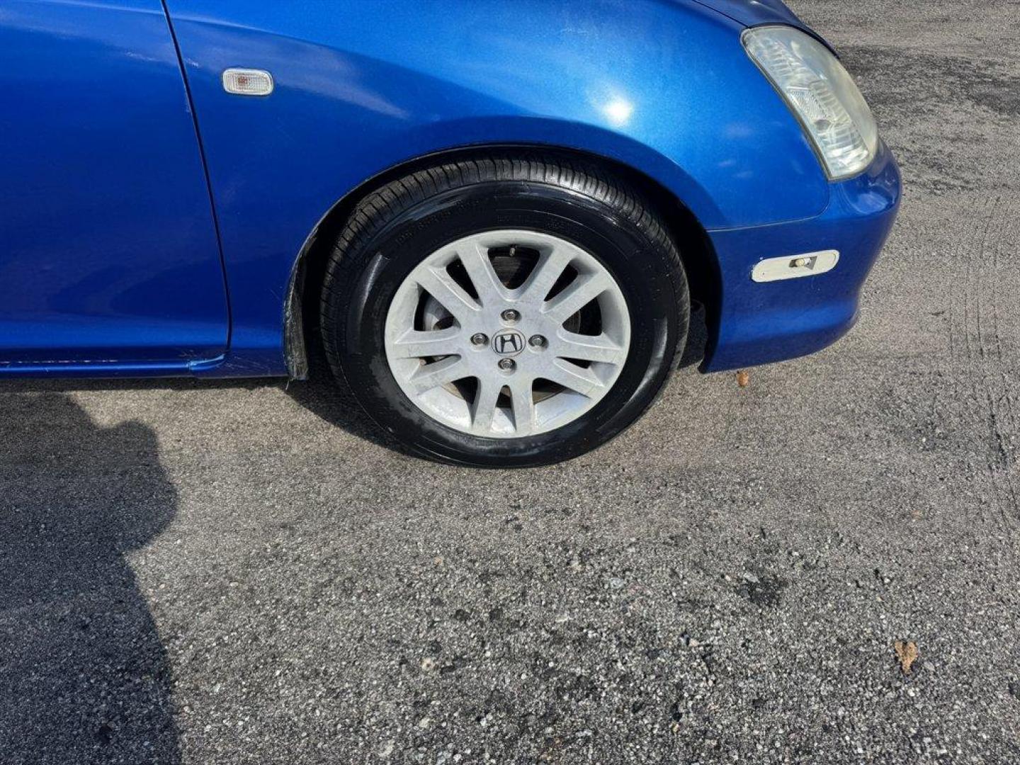2003 Blue /Black Honda Civic (SHHEP33533U) with an 2.0l I-4 EFI Dohc 2.0l engine, Manual transmission, located at 745 East Steele Rd., West Columbia, SC, 29170, (803) 755-9148, 33.927212, -81.148483 - Special Internet Price! 2003 Honda Civic - Photo#18