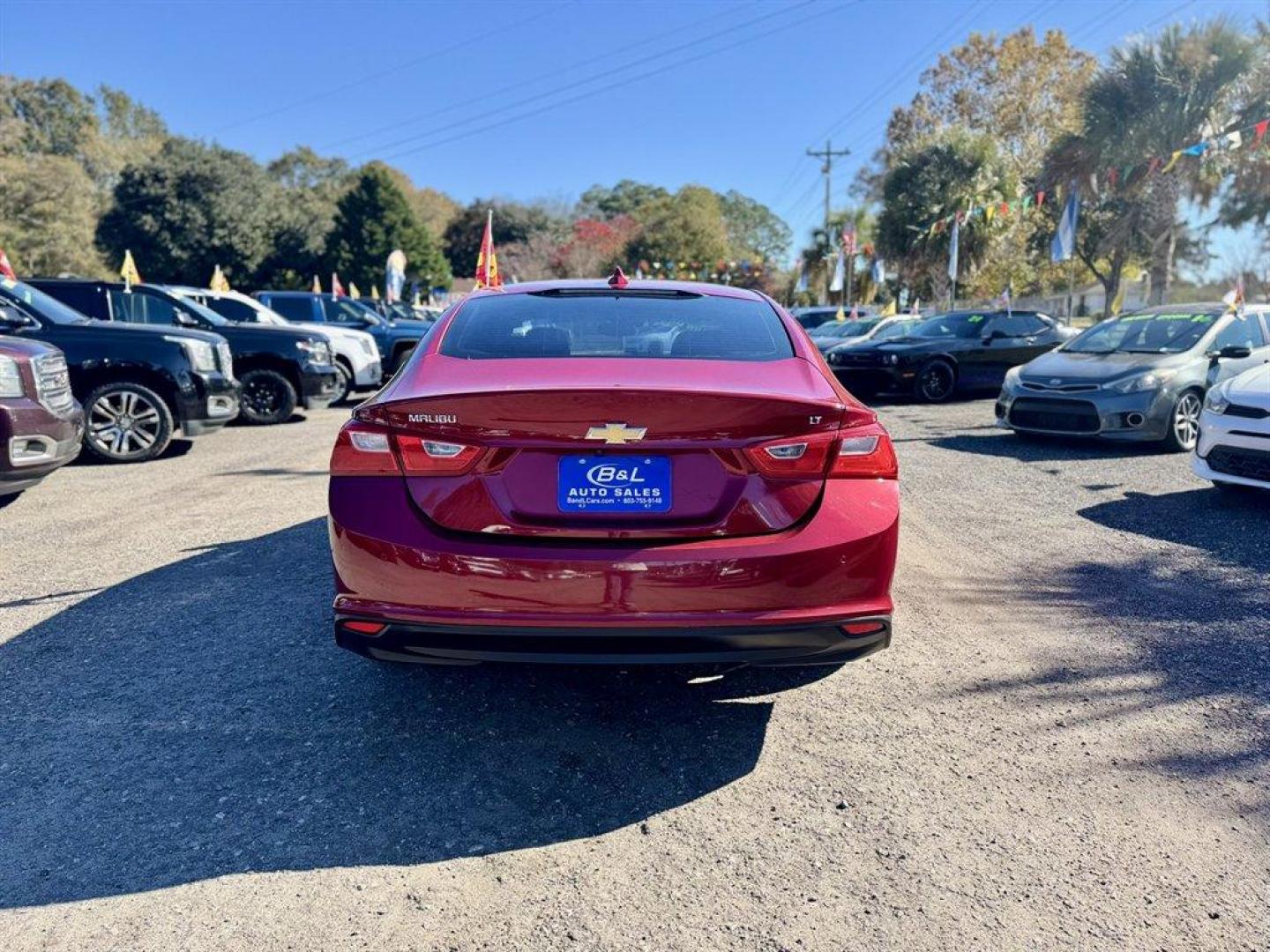 2018 Red /Black Chevrolet Malibu (1G1ZD5ST9JF) with an 1.5l I-4 DI Dohc T/C 1.5l engine, Automatic transmission, located at 745 East Steele Rd., West Columbia, SC, 29170, (803) 755-9148, 33.927212, -81.148483 - Special Internet Price! 2018 Chevrolet Malibu - Photo#4