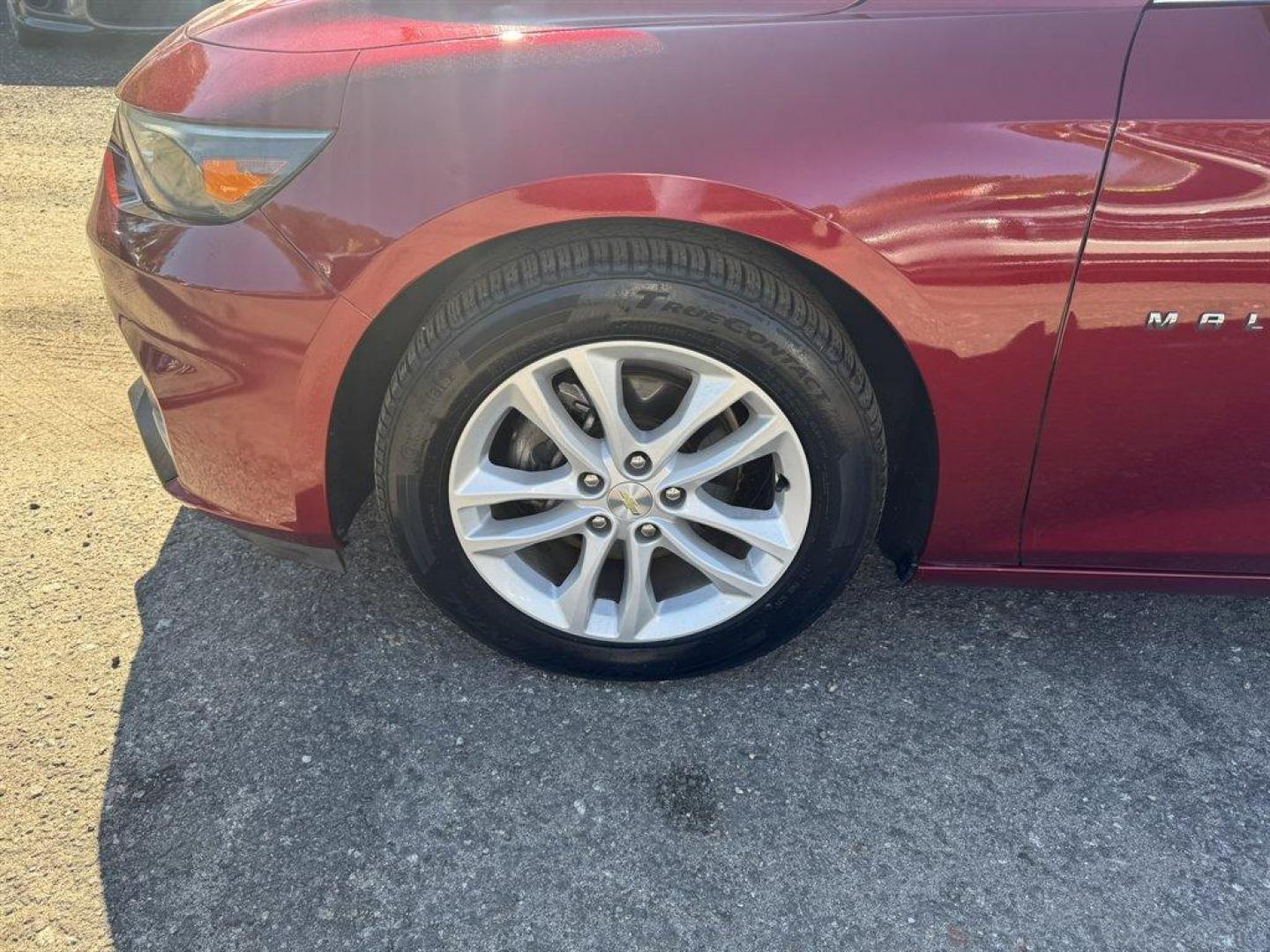 2018 Red /Black Chevrolet Malibu (1G1ZD5ST9JF) with an 1.5l I-4 DI Dohc T/C 1.5l engine, Automatic transmission, located at 745 East Steele Rd., West Columbia, SC, 29170, (803) 755-9148, 33.927212, -81.148483 - Special Internet Price! 2018 Chevrolet Malibu - Photo#29