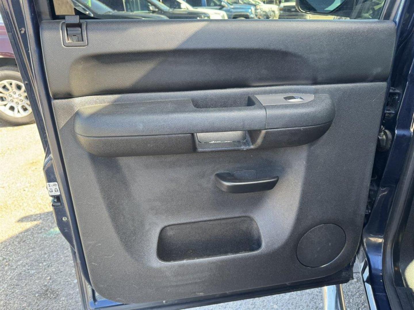 2012 Blue /Black Chevrolet Silverado 1500 (3GCPCREA7CG) with an 4.8l V8 SFI OHV Flex 4.8l engine, Automatic transmission, located at 745 East Steele Rd., West Columbia, SC, 29170, (803) 755-9148, 33.927212, -81.148483 - Special Internet Price! 2012 Chevrolet Silverado 1500 - Photo#16