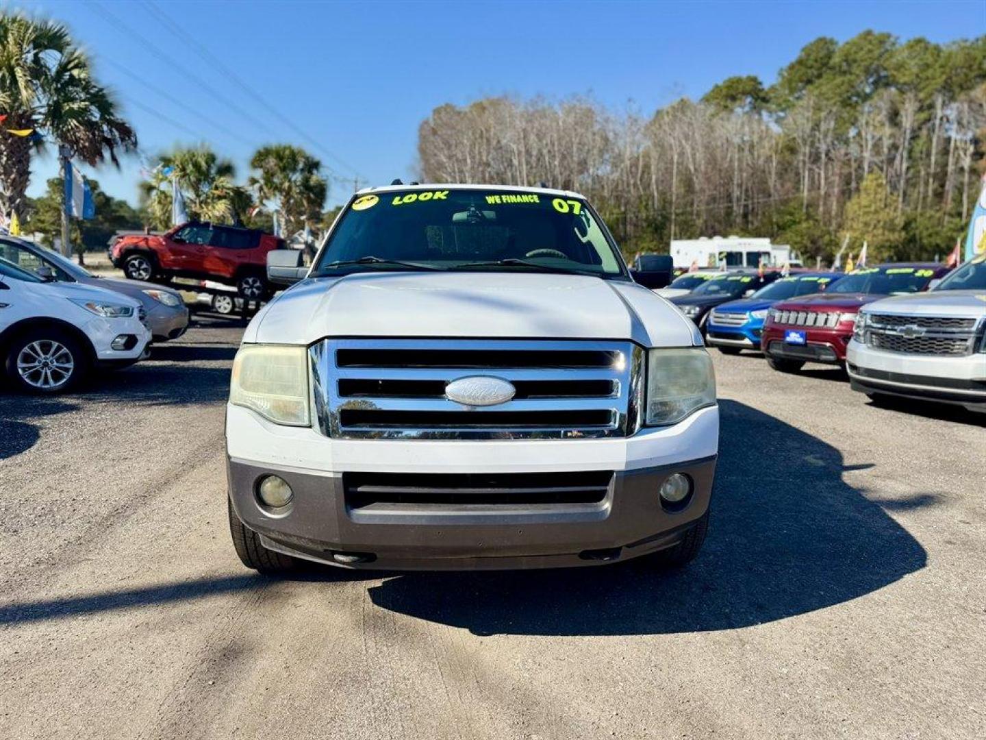 2007 White /Grey Ford Expedition (1FMFU16557L) with an 5.4l V8 EFI Sohc 3v 5.4l engine, Automatic transmission, located at 745 East Steele Rd., West Columbia, SC, 29170, (803) 755-9148, 33.927212, -81.148483 - Special Internet Price! 2007 Ford Expedition XLT - Photo#1