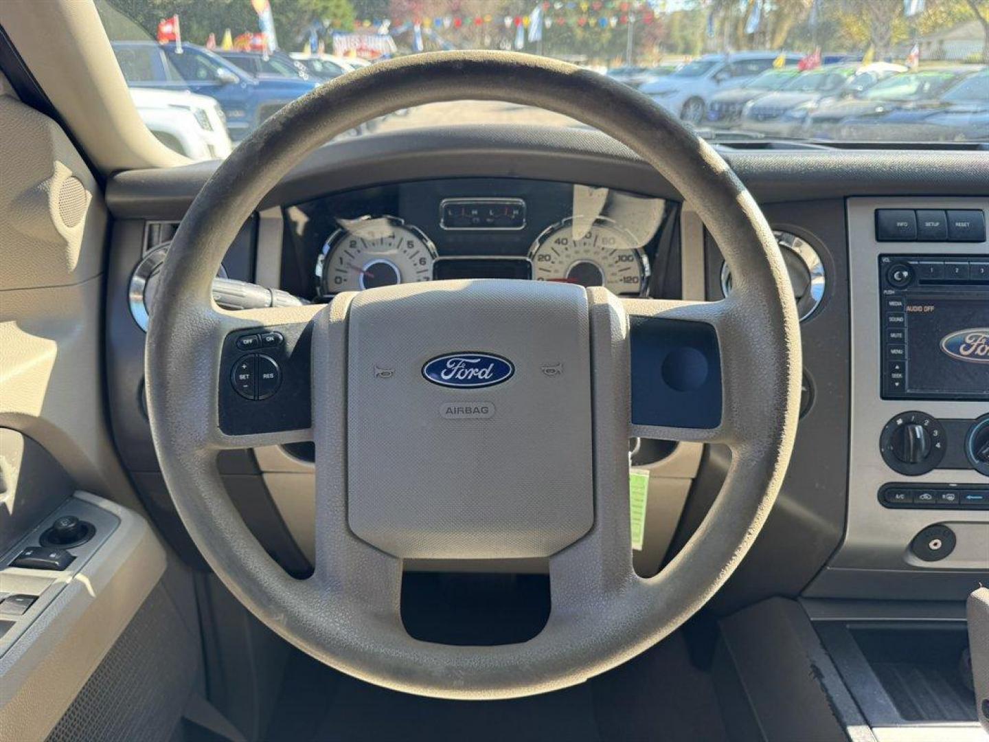 2007 White /Grey Ford Expedition (1FMFU16557L) with an 5.4l V8 EFI Sohc 3v 5.4l engine, Automatic transmission, located at 745 East Steele Rd., West Columbia, SC, 29170, (803) 755-9148, 33.927212, -81.148483 - Special Internet Price! 2007 Ford Expedition XLT - Photo#7