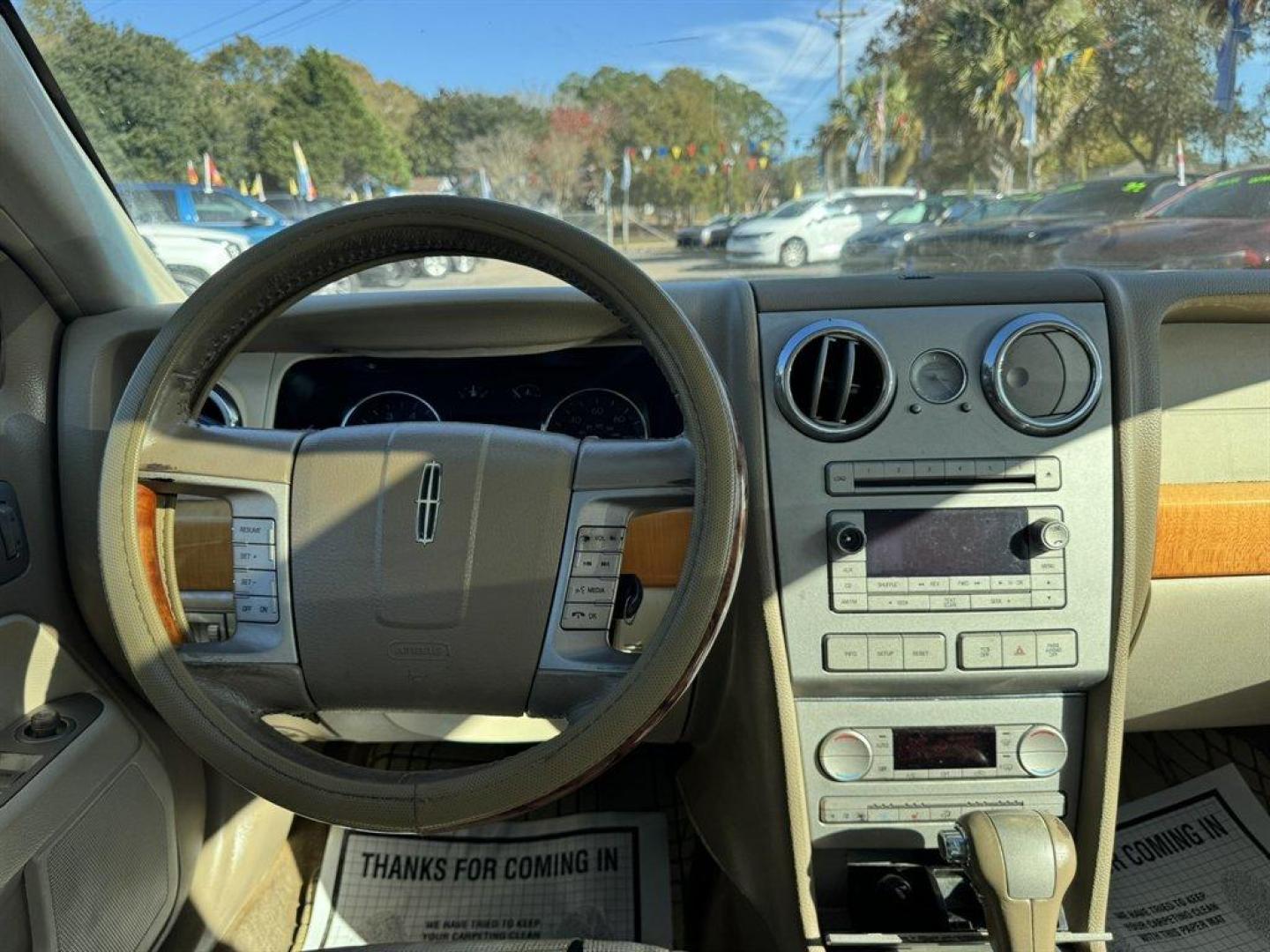 2008 Gold /Tan Lincoln MKZ (3LNHM26T38R) with an 3.5l V6 SFI Dohc 24v 3.5l engine, Automatic transmission, located at 745 East Steele Rd., West Columbia, SC, 29170, (803) 755-9148, 33.927212, -81.148483 - Photo#6