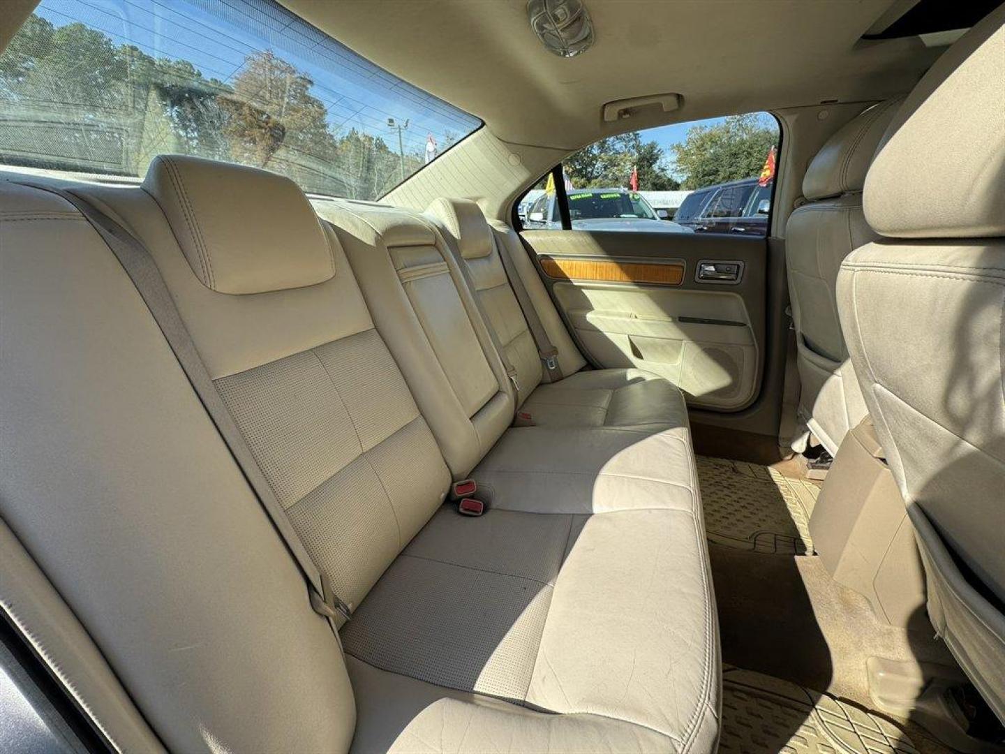 2008 Gold /Tan Lincoln MKZ (3LNHM26T38R) with an 3.5l V6 SFI Dohc 24v 3.5l engine, Automatic transmission, located at 745 East Steele Rd., West Columbia, SC, 29170, (803) 755-9148, 33.927212, -81.148483 - Photo#23