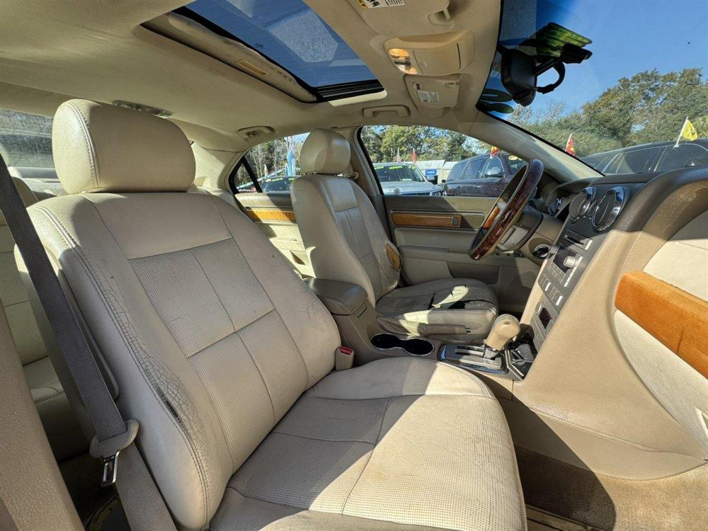 2008 Gold /Tan Lincoln MKZ (3LNHM26T38R) with an 3.5l V6 SFI Dohc 24v 3.5l engine, Automatic transmission, located at 745 East Steele Rd., West Columbia, SC, 29170, (803) 755-9148, 33.927212, -81.148483 - Photo#25