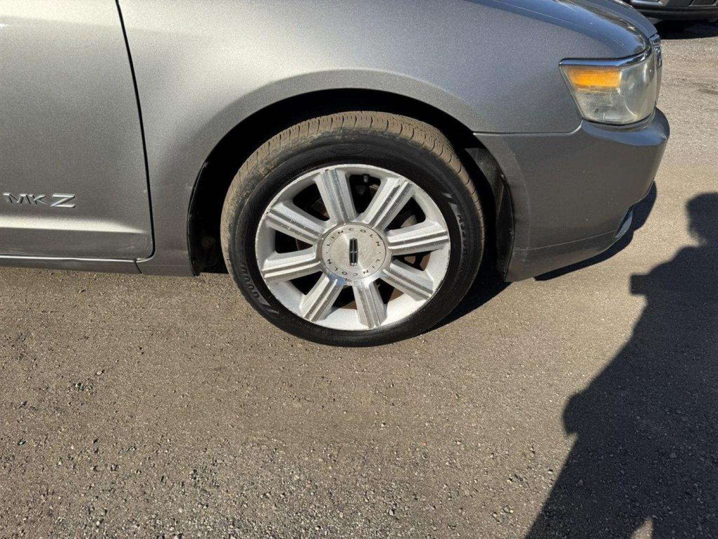 2008 Gold /Tan Lincoln MKZ (3LNHM26T38R) with an 3.5l V6 SFI Dohc 24v 3.5l engine, Automatic transmission, located at 745 East Steele Rd., West Columbia, SC, 29170, (803) 755-9148, 33.927212, -81.148483 - Photo#27