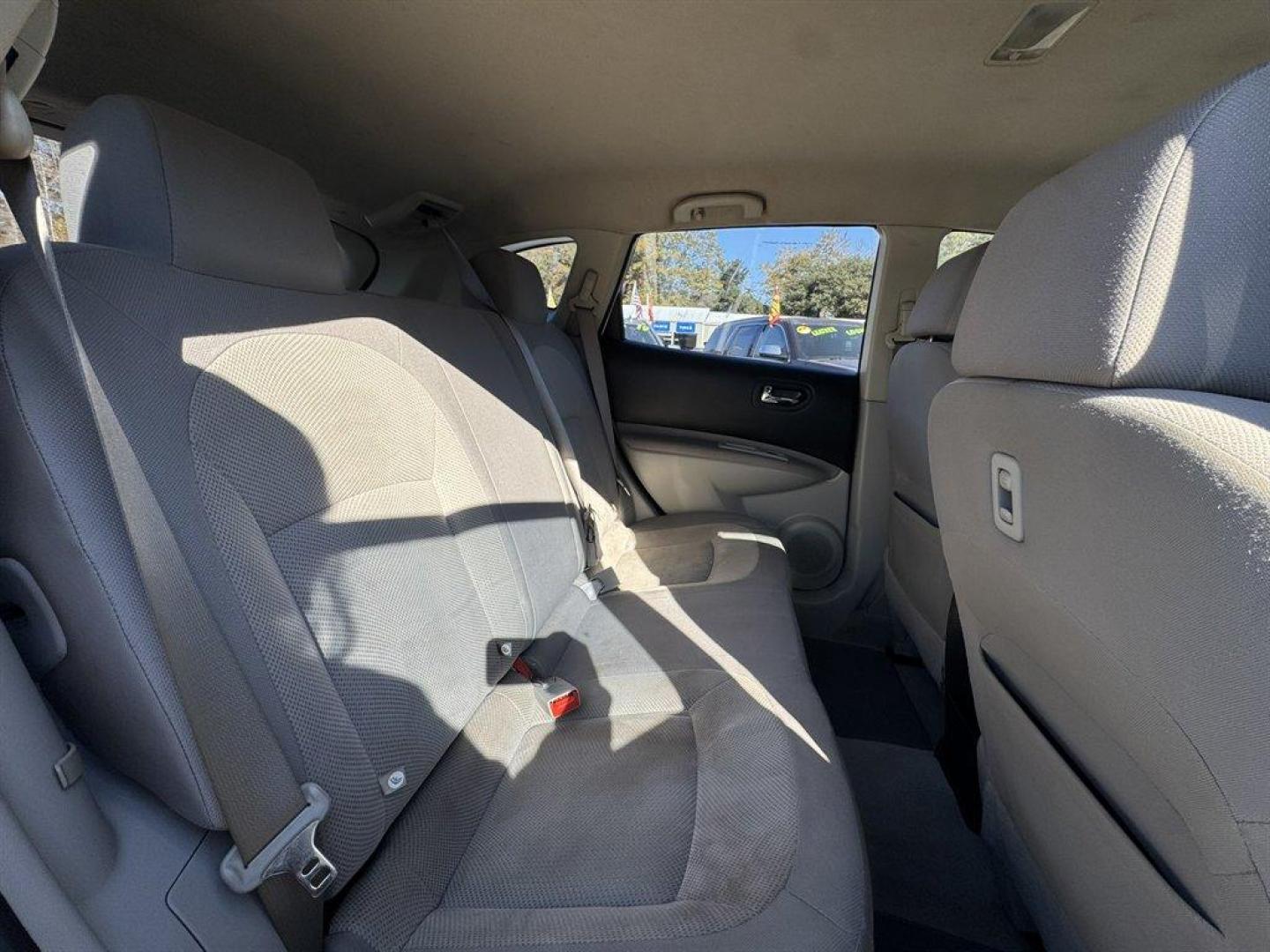 2011 Silver /Grey Nissan Rogue (JN8AS5MT8BW) with an 2.5l I-4 MPI Dohc 2.5l engine, Automatic transmission, located at 745 East Steele Rd., West Columbia, SC, 29170, (803) 755-9148, 33.927212, -81.148483 - Special Internet Price! 2011 Nissan Rogue - Photo#19