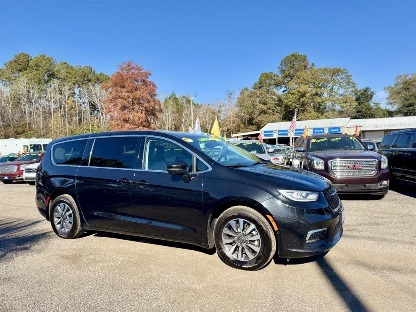 2023 Black /Black Chrysler Pacifica (2C4RC1L79PR) with an 3.6l V6 Smpi Dohc Phev 3. engine, Automatic transmission, located at 745 East Steele Rd., West Columbia, SC, 29170, (803) 755-9148, 33.927212, -81.148483 - Special Internet Price! 2023 Chrysler Pacifica - Photo#2